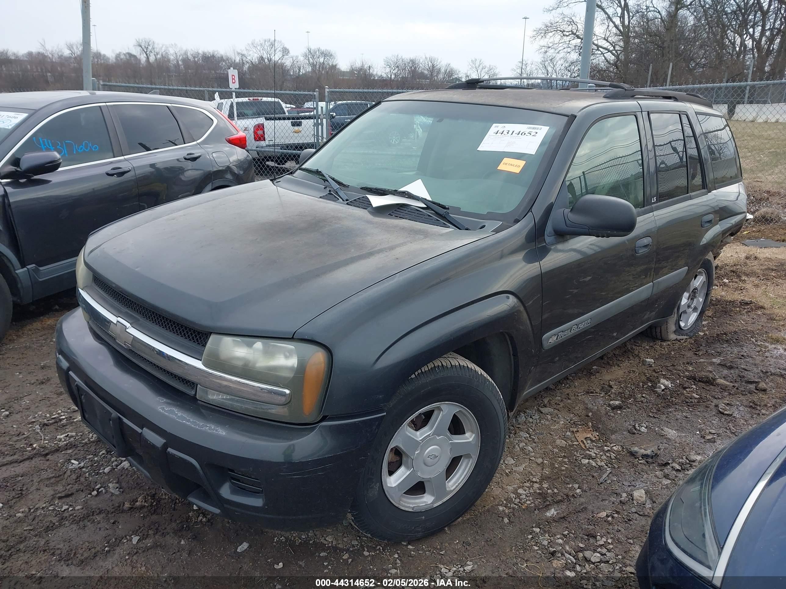 CHEVROLET TRAILBLAZER image 2