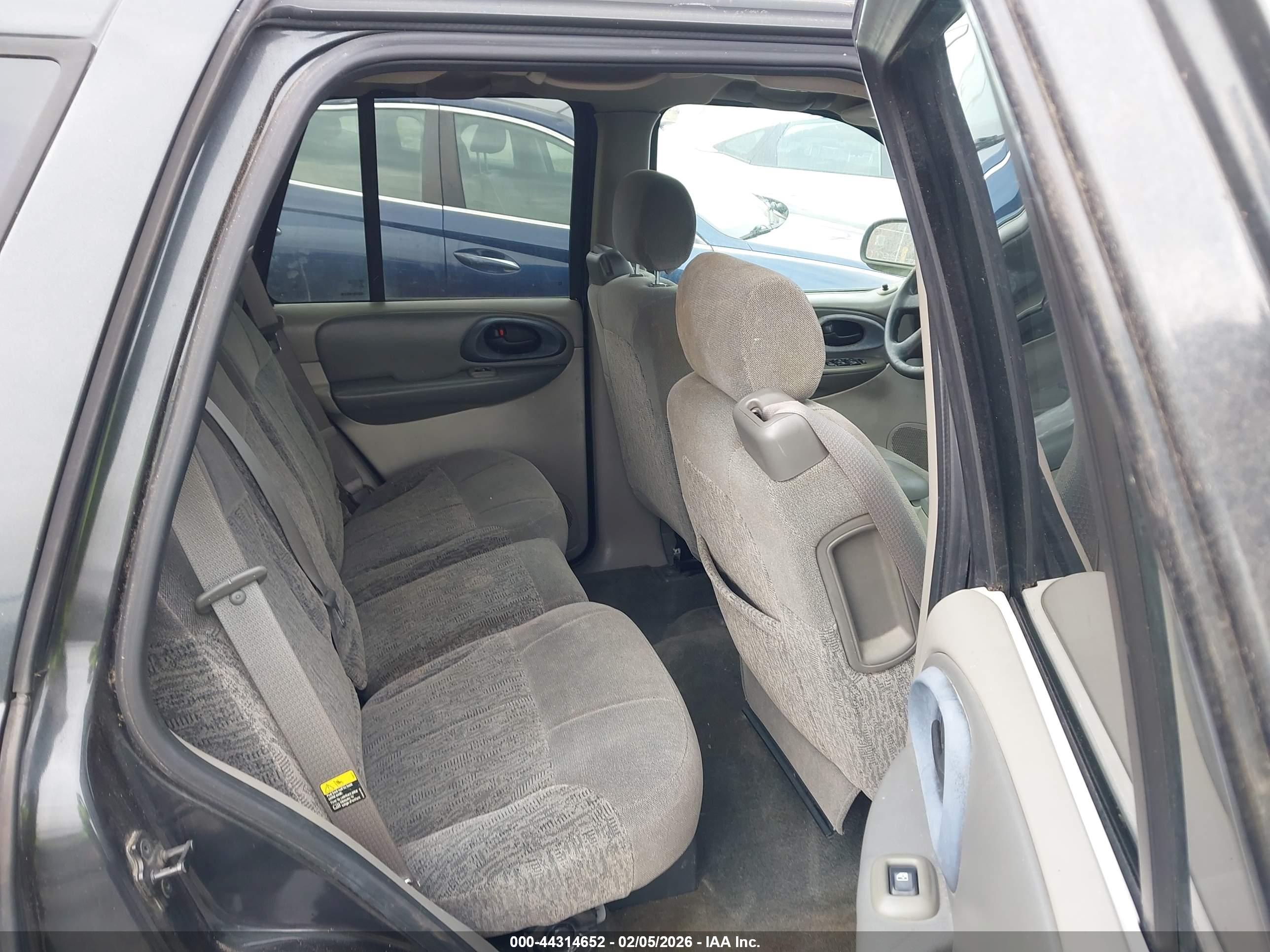 CHEVROLET TRAILBLAZER image 8