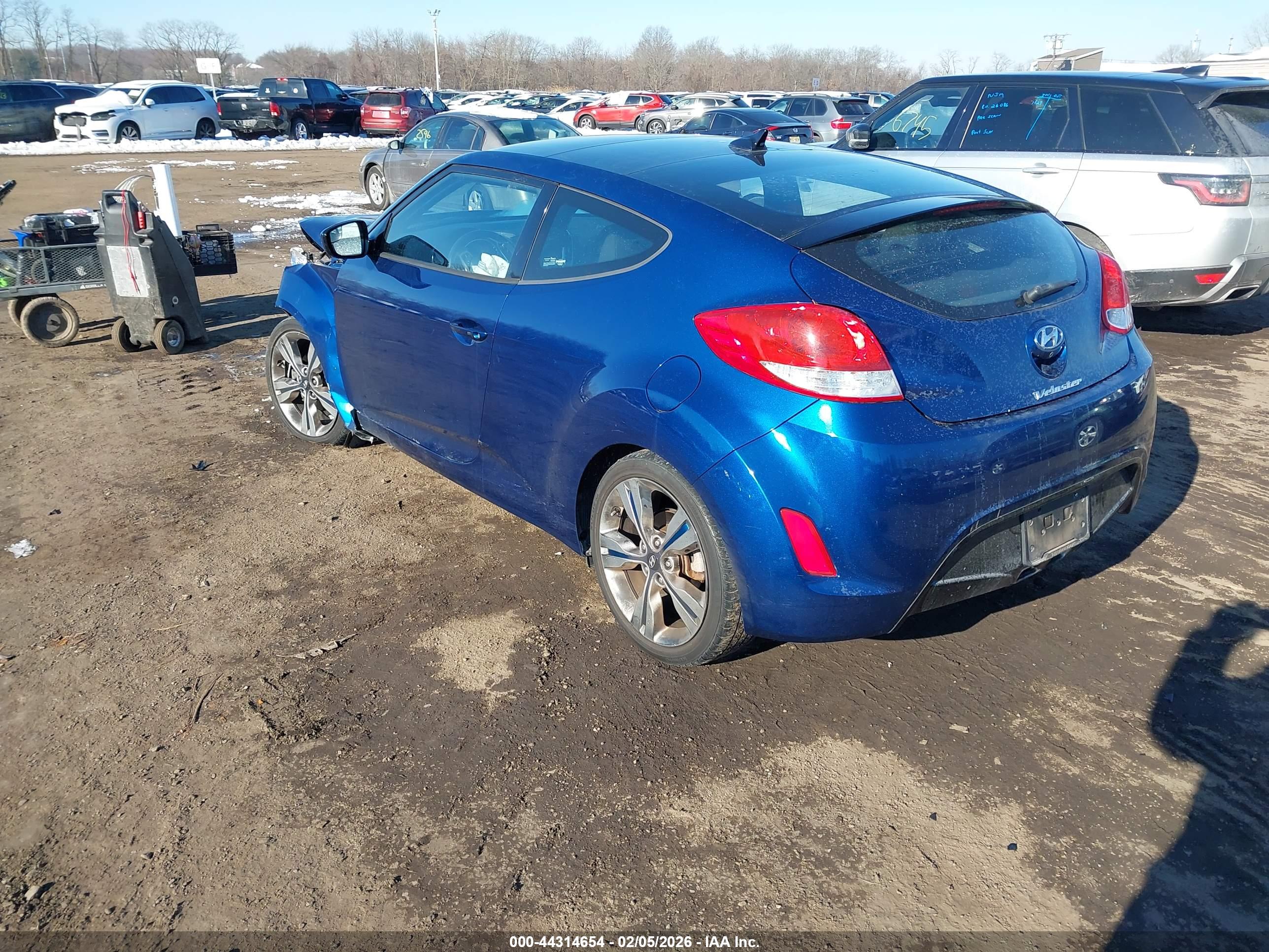 HYUNDAI VELOSTER image 3