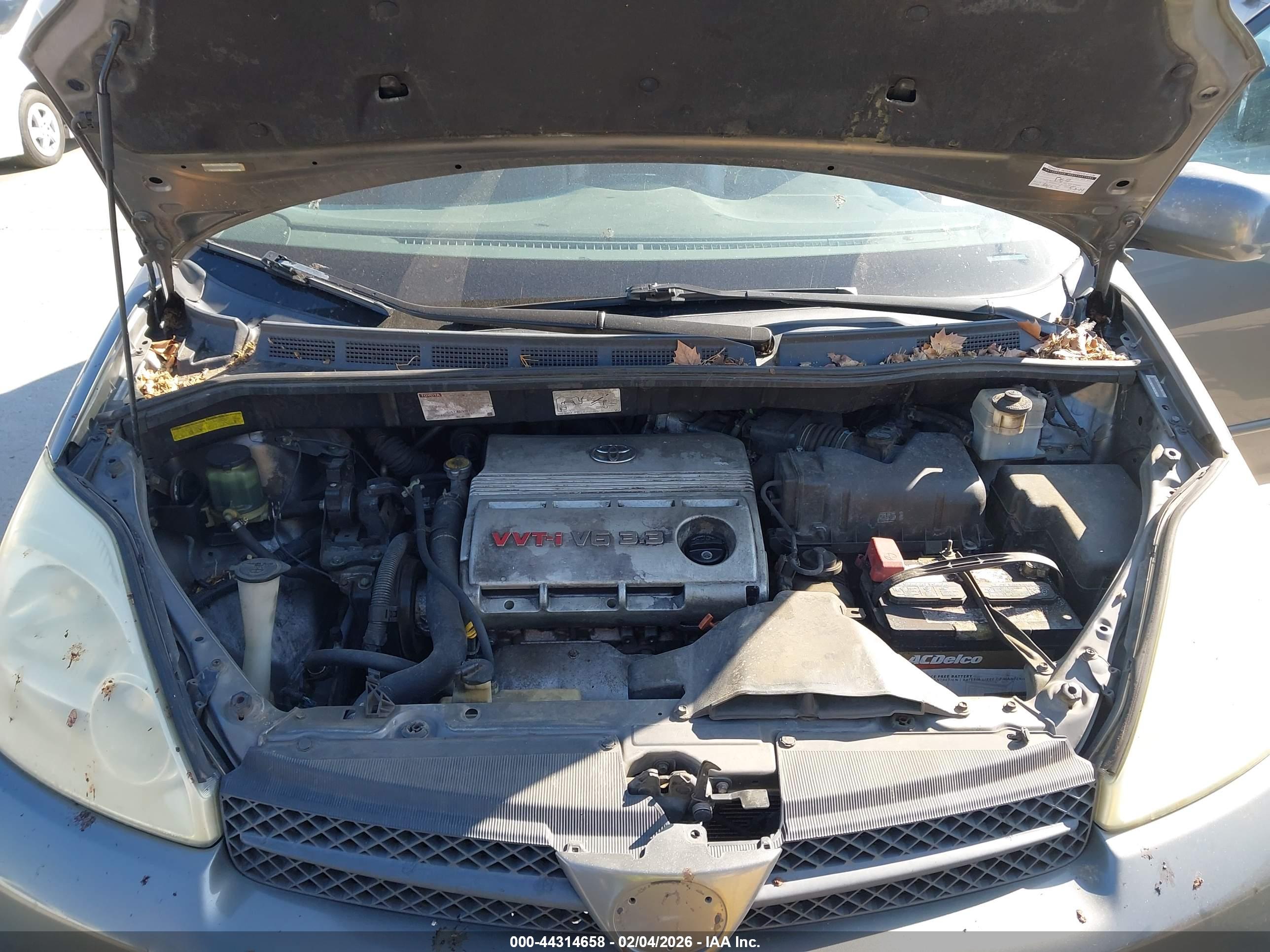 TOYOTA SIENNA image 10