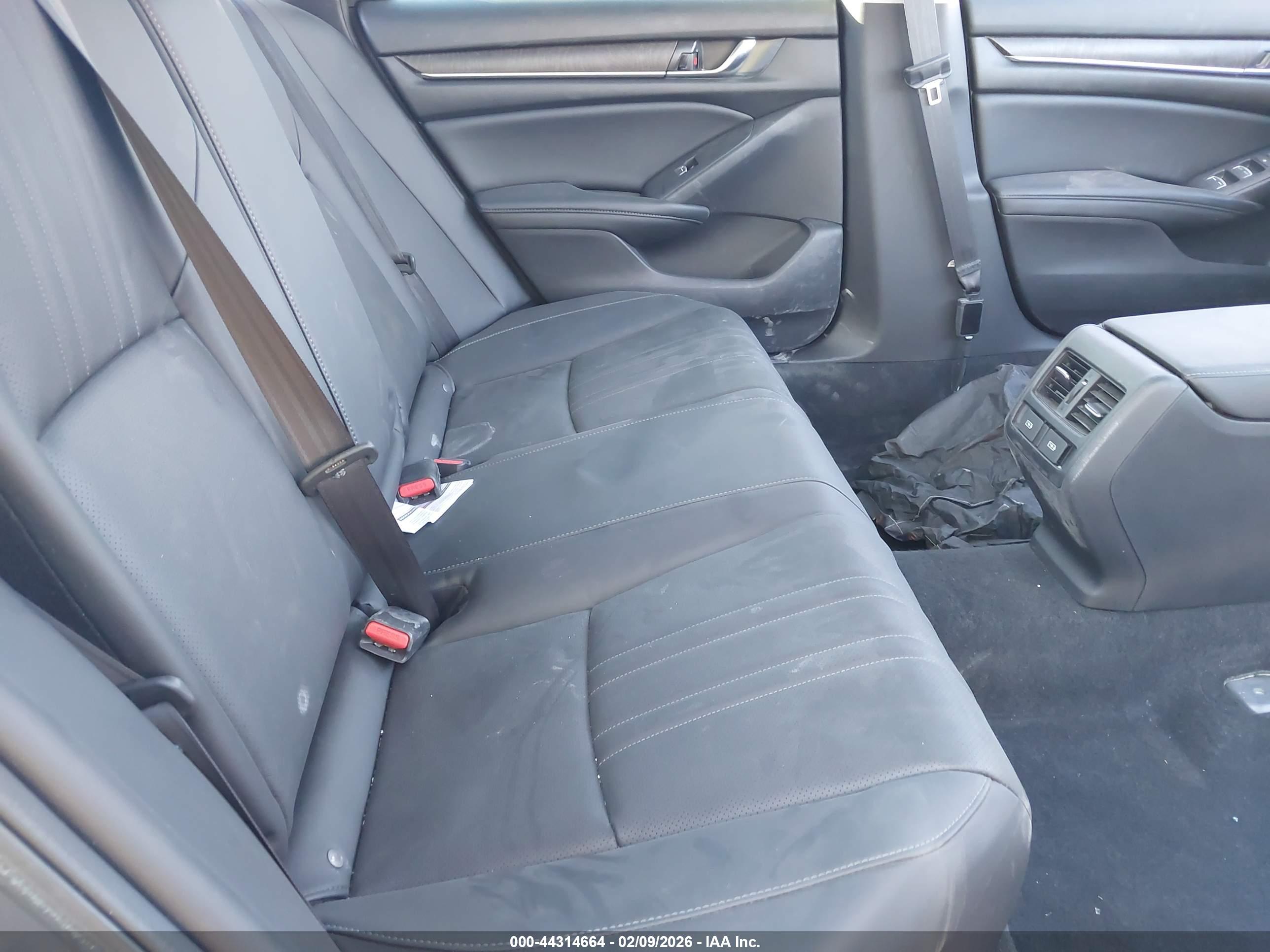 HONDA ACCORD image 8