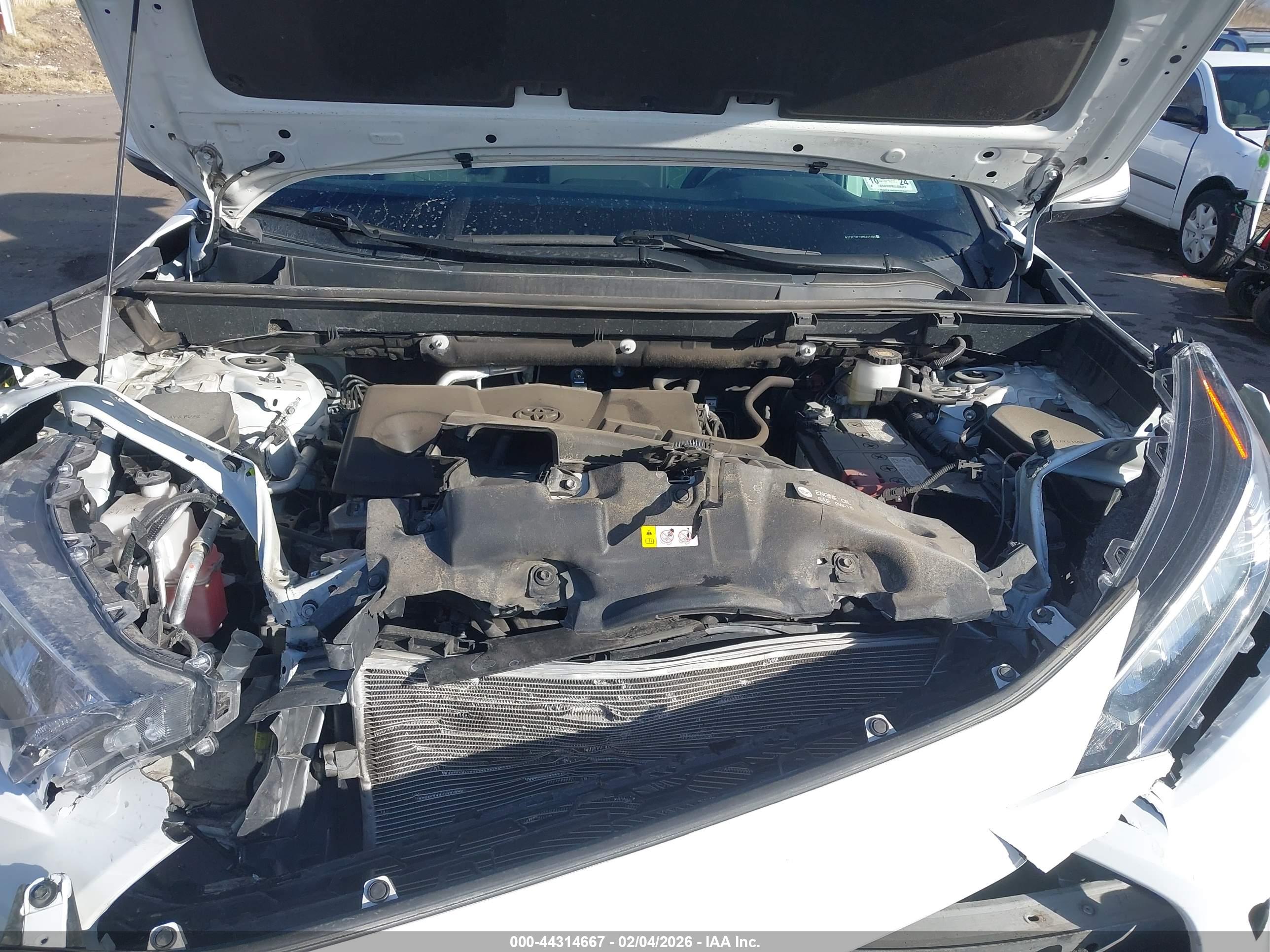 TOYOTA RAV4 image 10