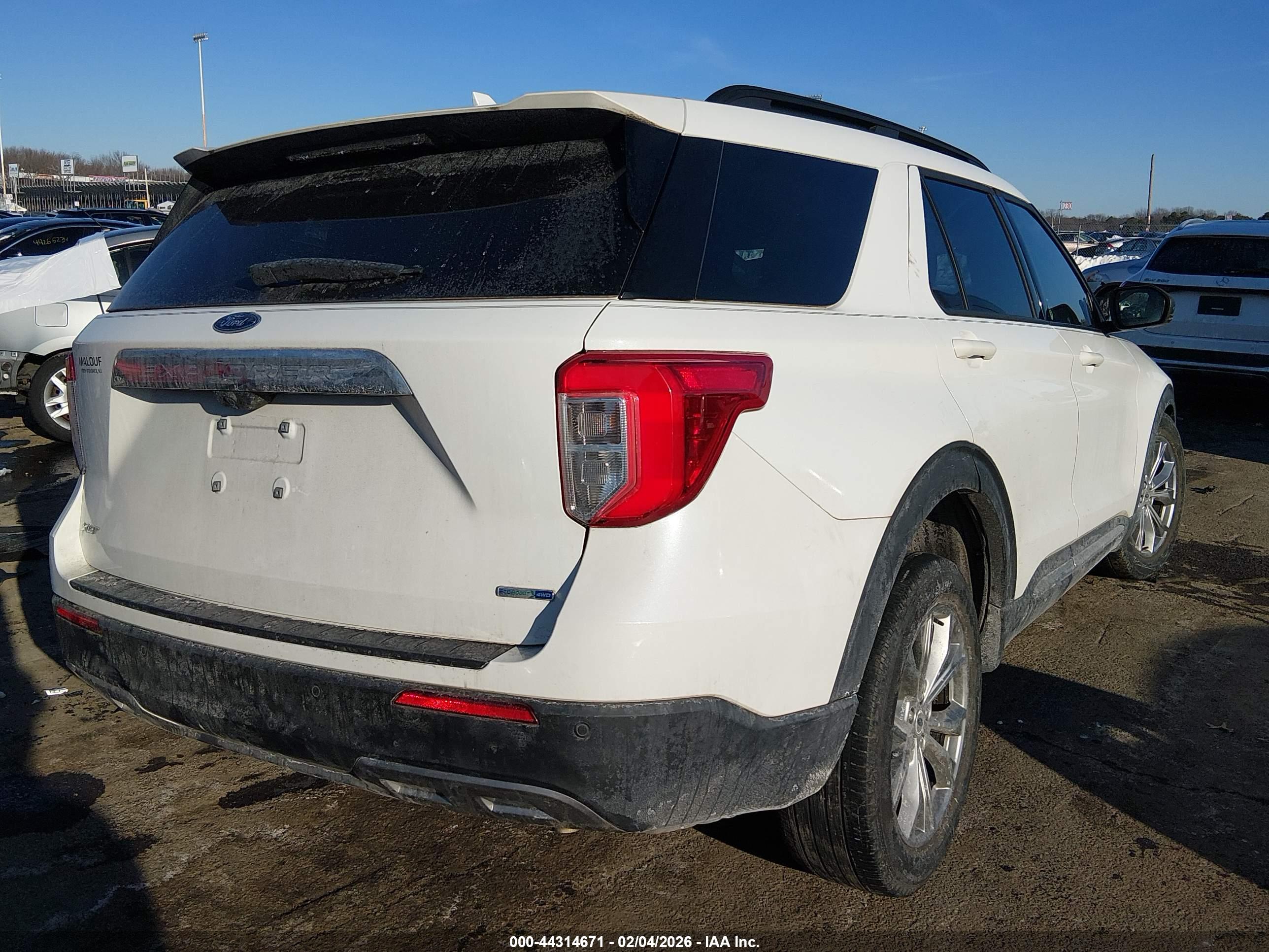 FORD EXPLORER image 4