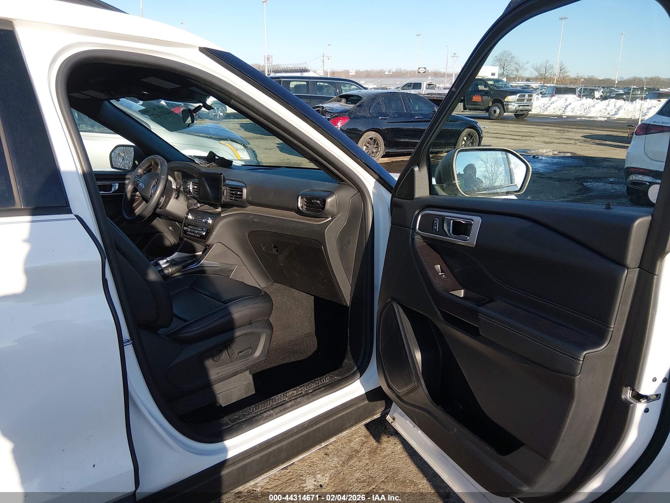 FORD EXPLORER image 5