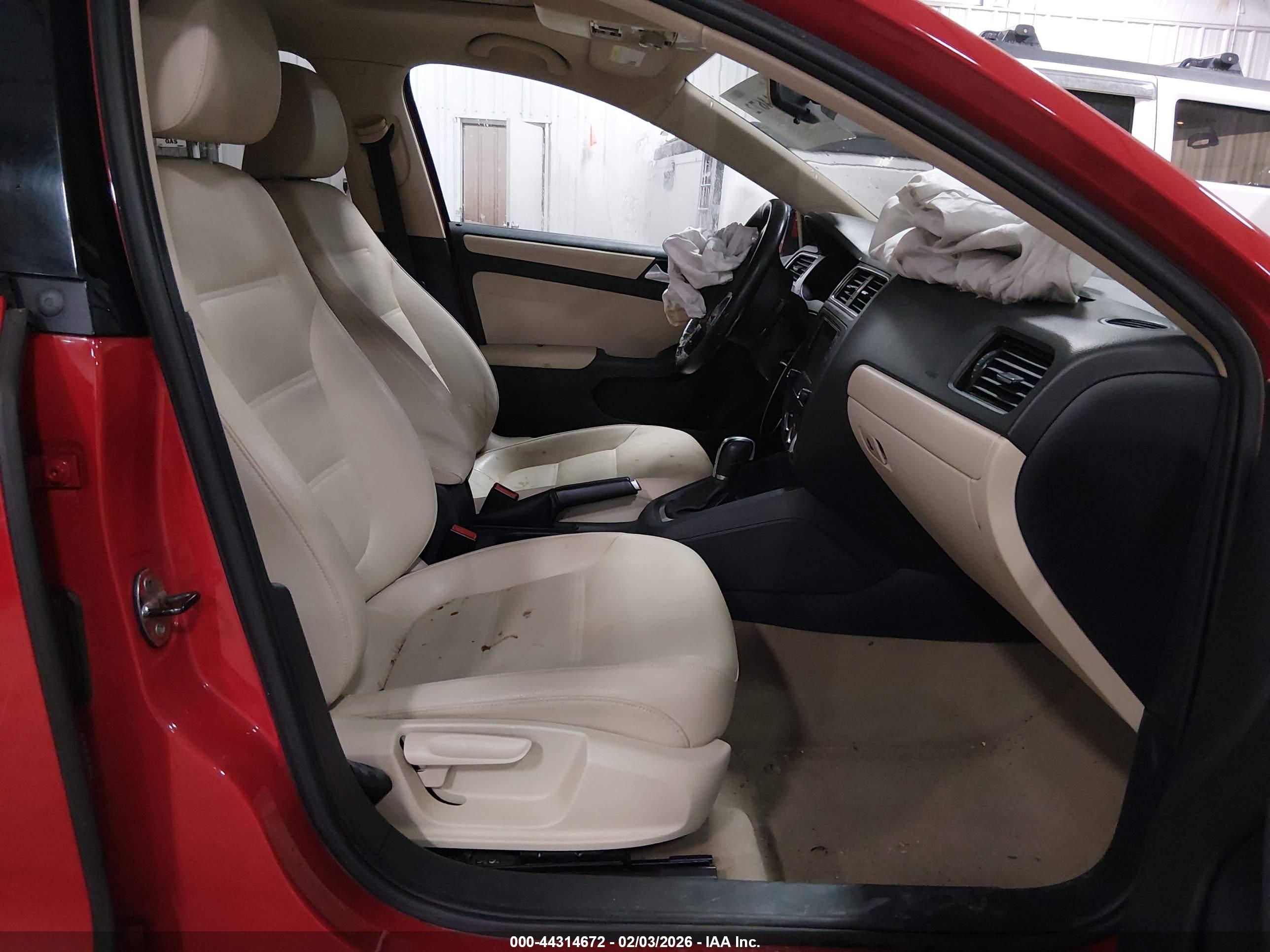 VOLKSWAGEN JETTA image 5