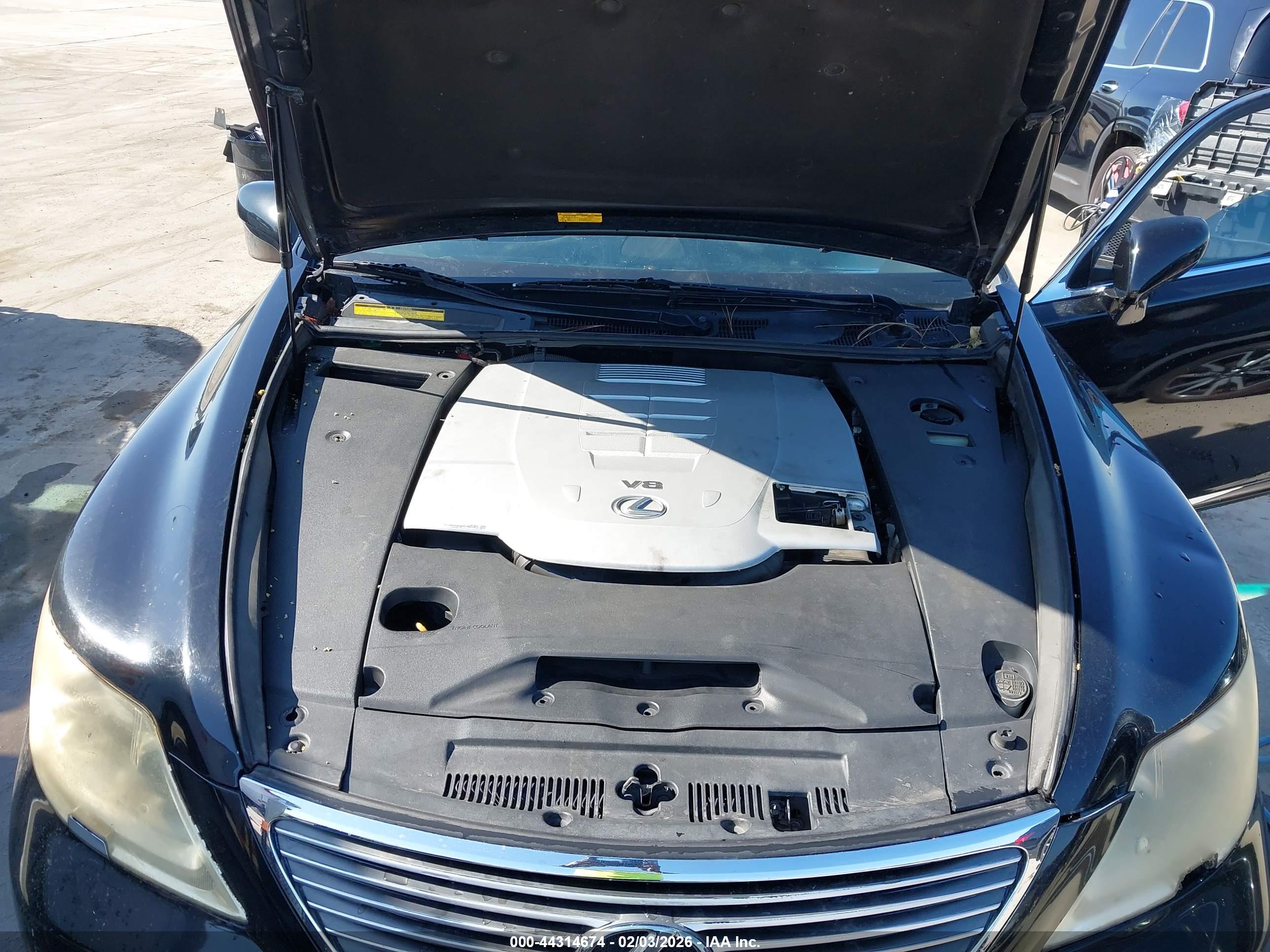 LEXUS LS image 10
