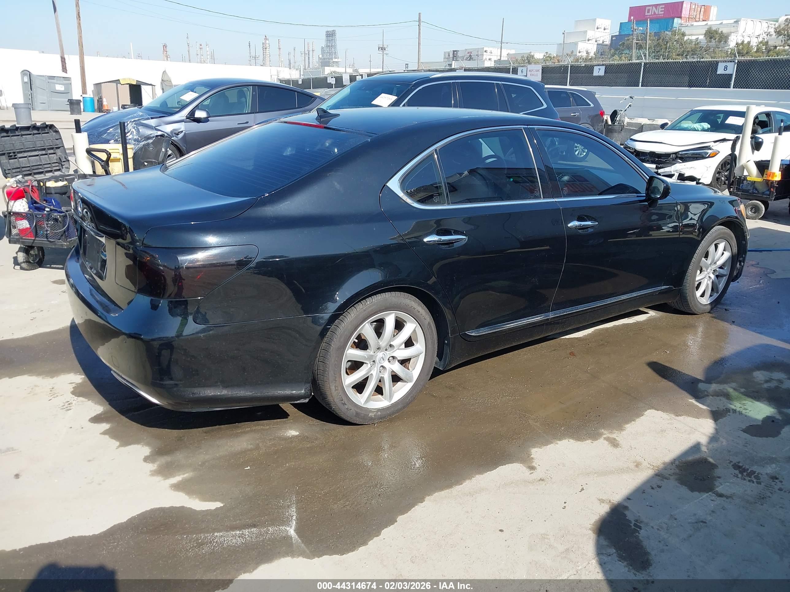 LEXUS LS image 4