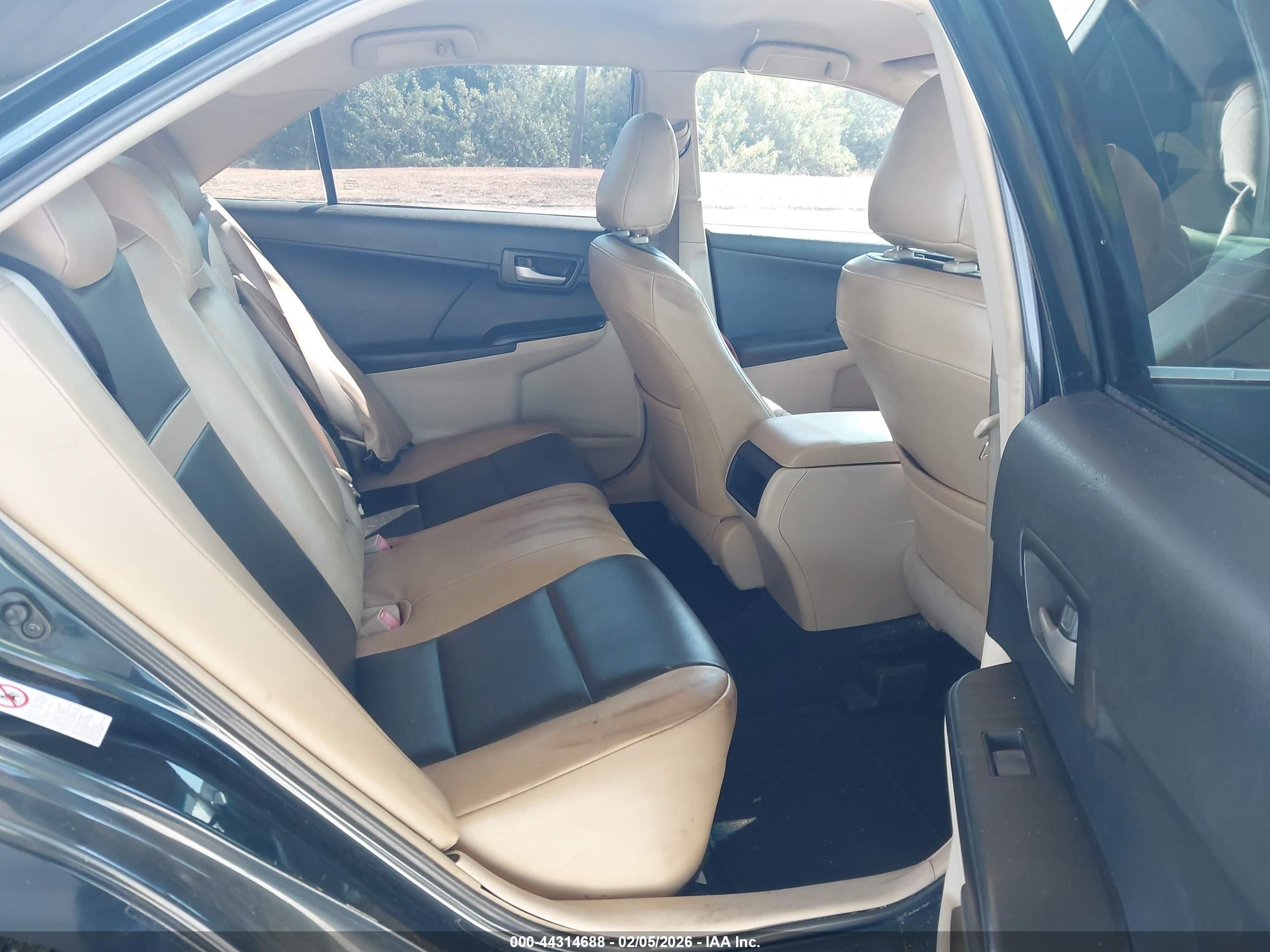 TOYOTA CAMRY image 8