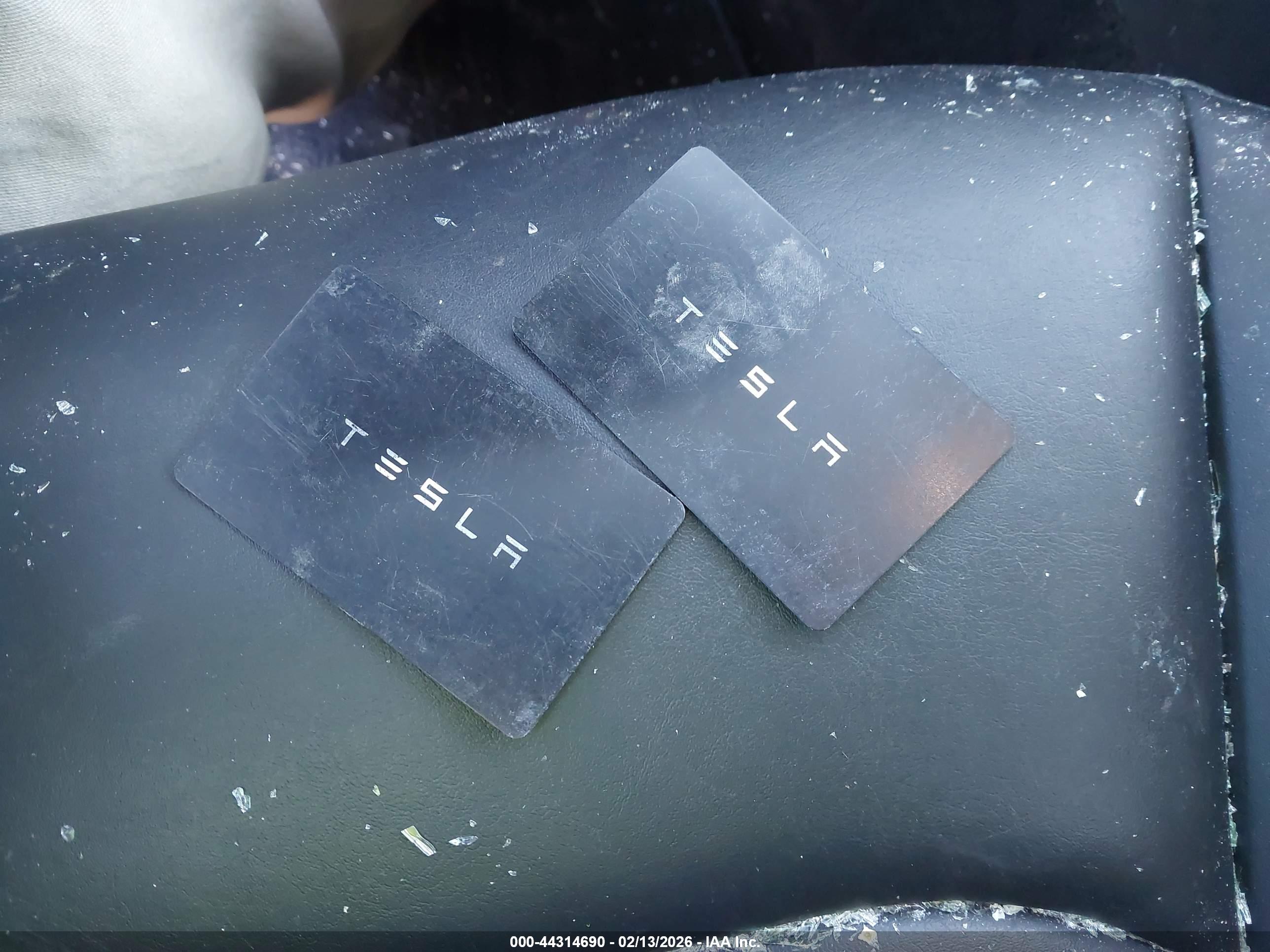 TESLA MODEL image 11