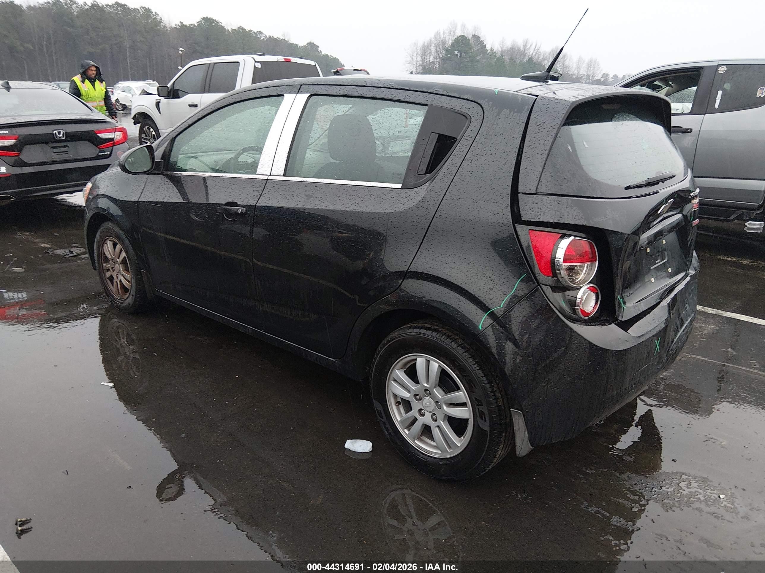 CHEVROLET SONIC image 3