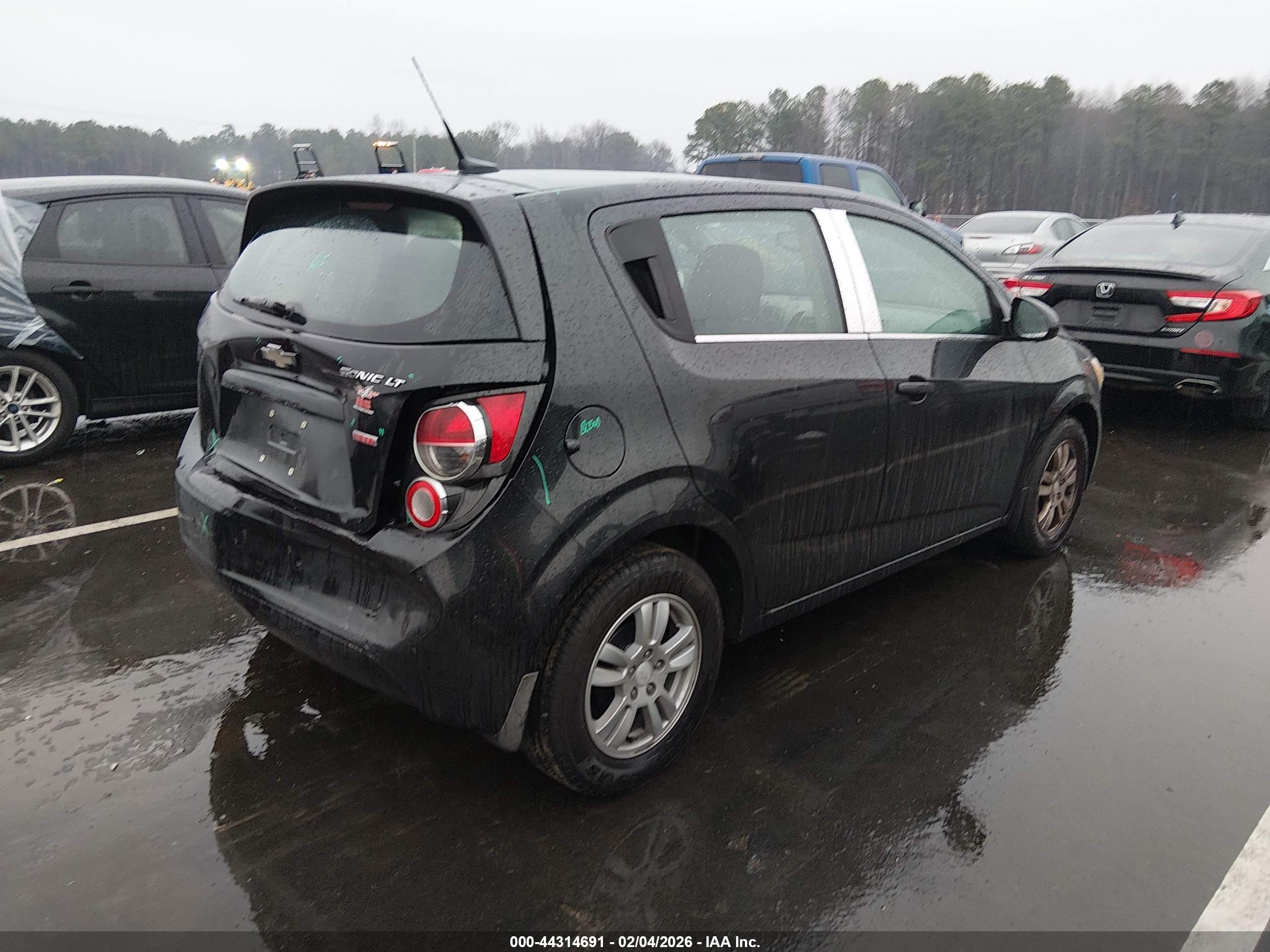 CHEVROLET SONIC image 4