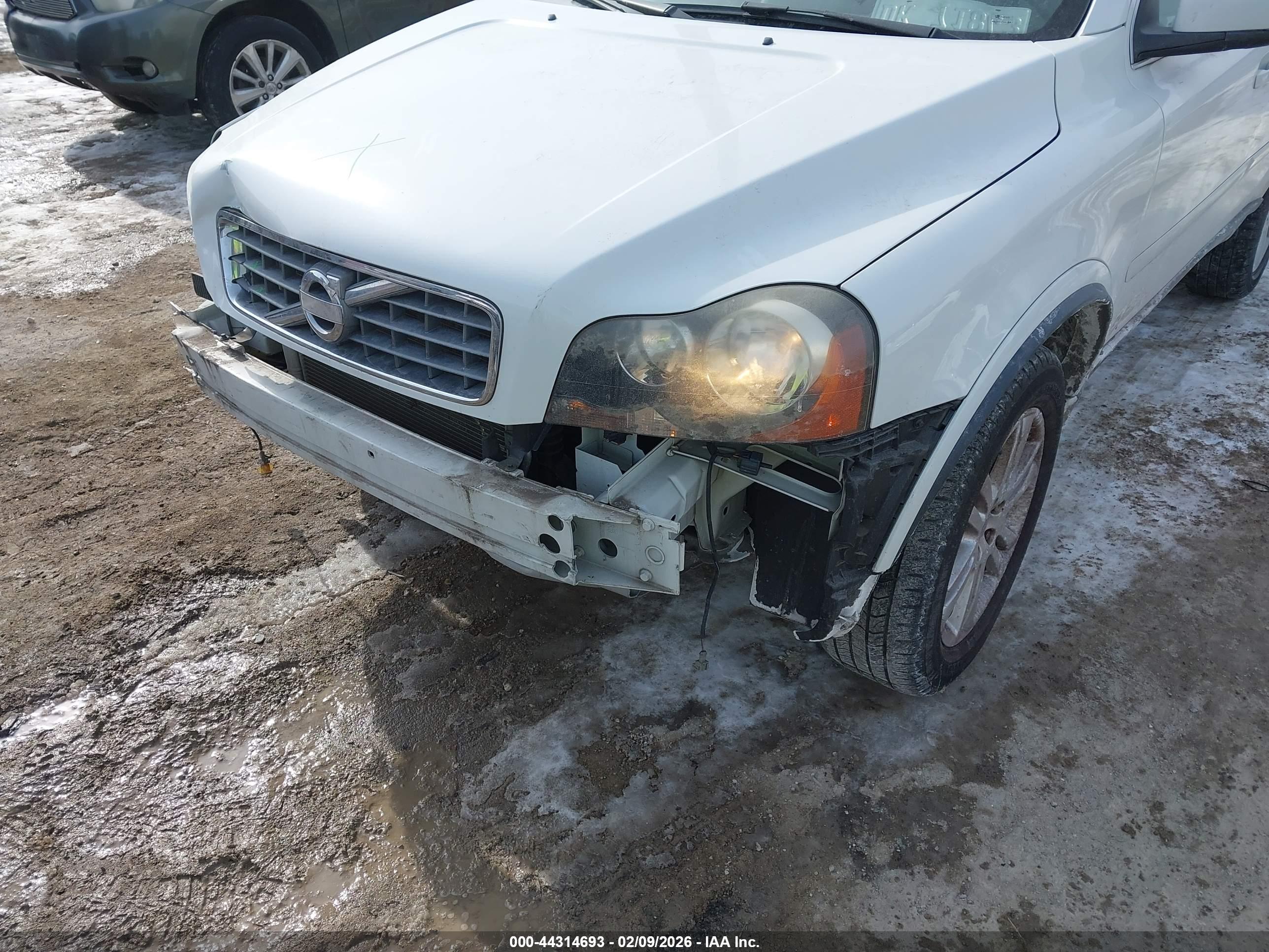 VOLVO XC90 image 6