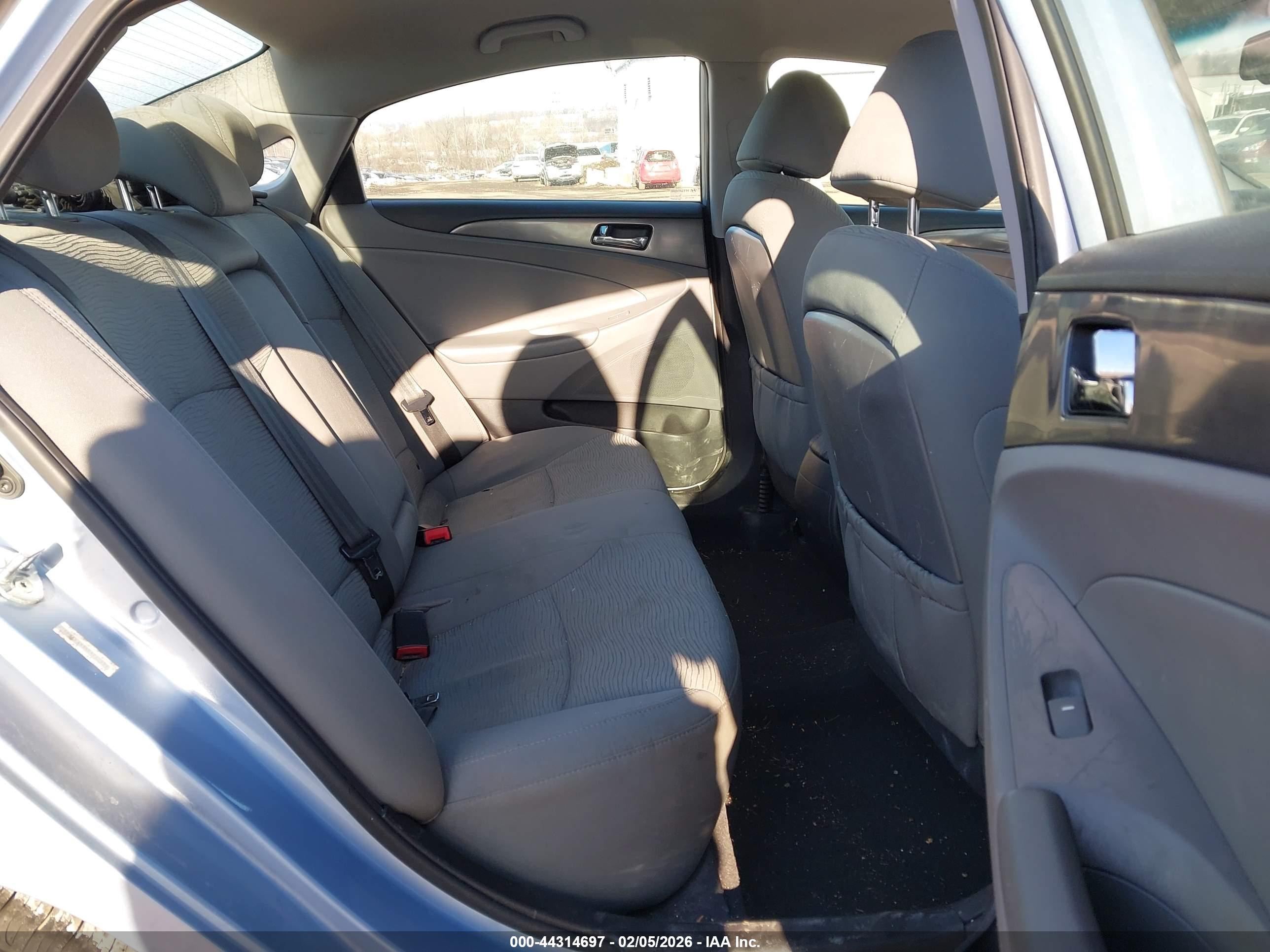 HYUNDAI SONATA image 8