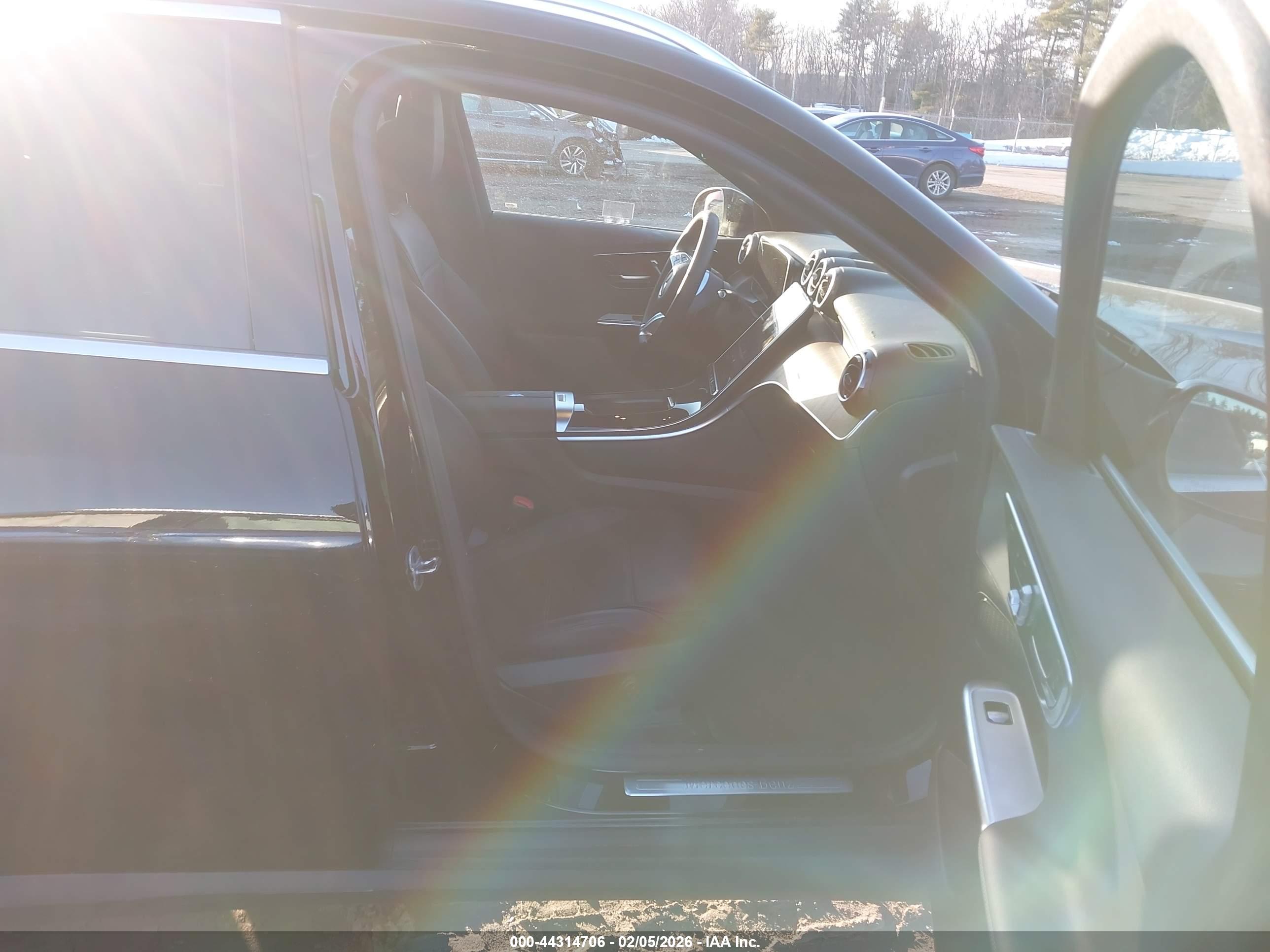 MERCEDES-BENZ GLC image 5