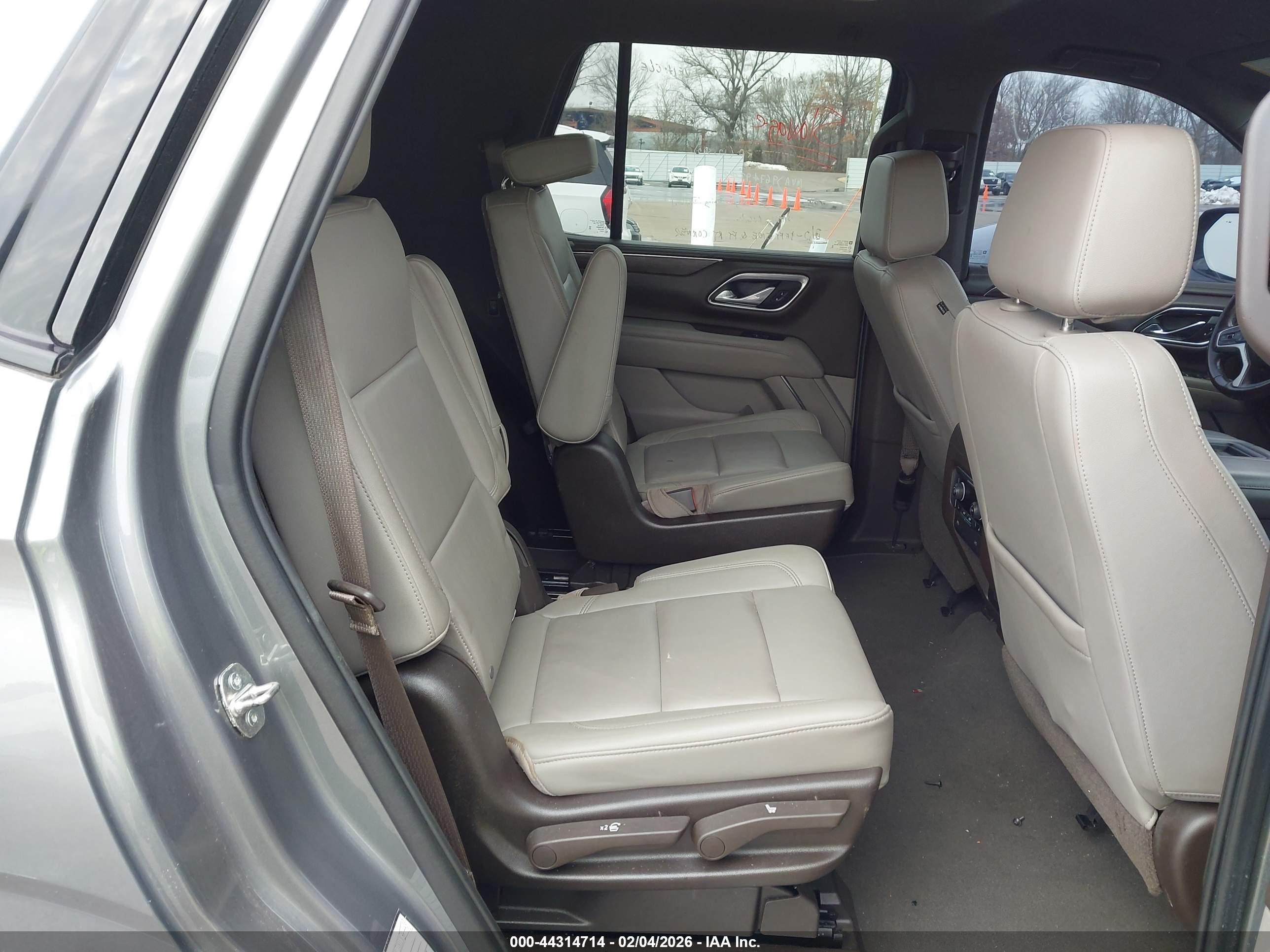 CHEVROLET TAHOE image 8