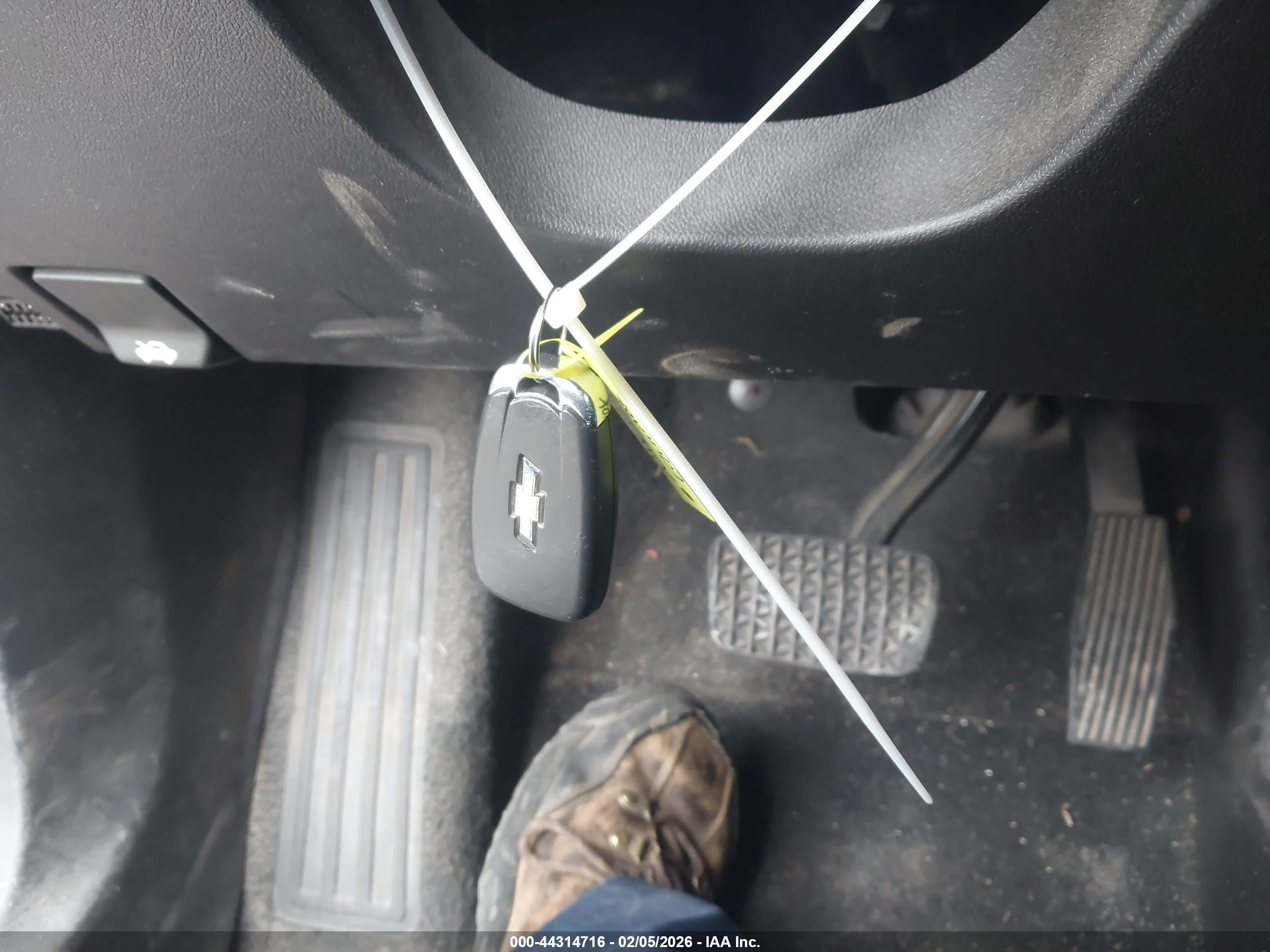 CHEVROLET EQUINOX image 11