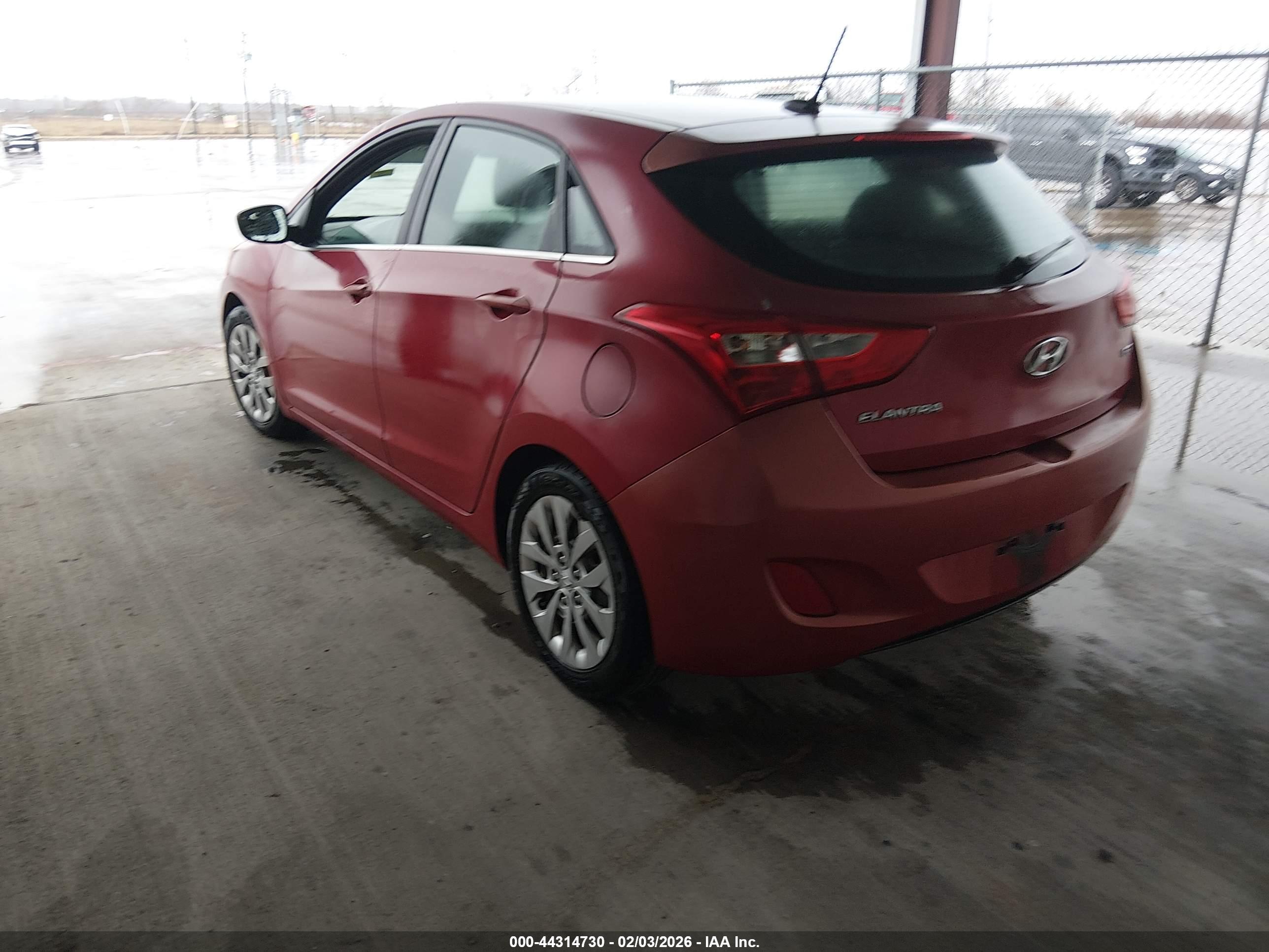 HYUNDAI ELANTRA image 3