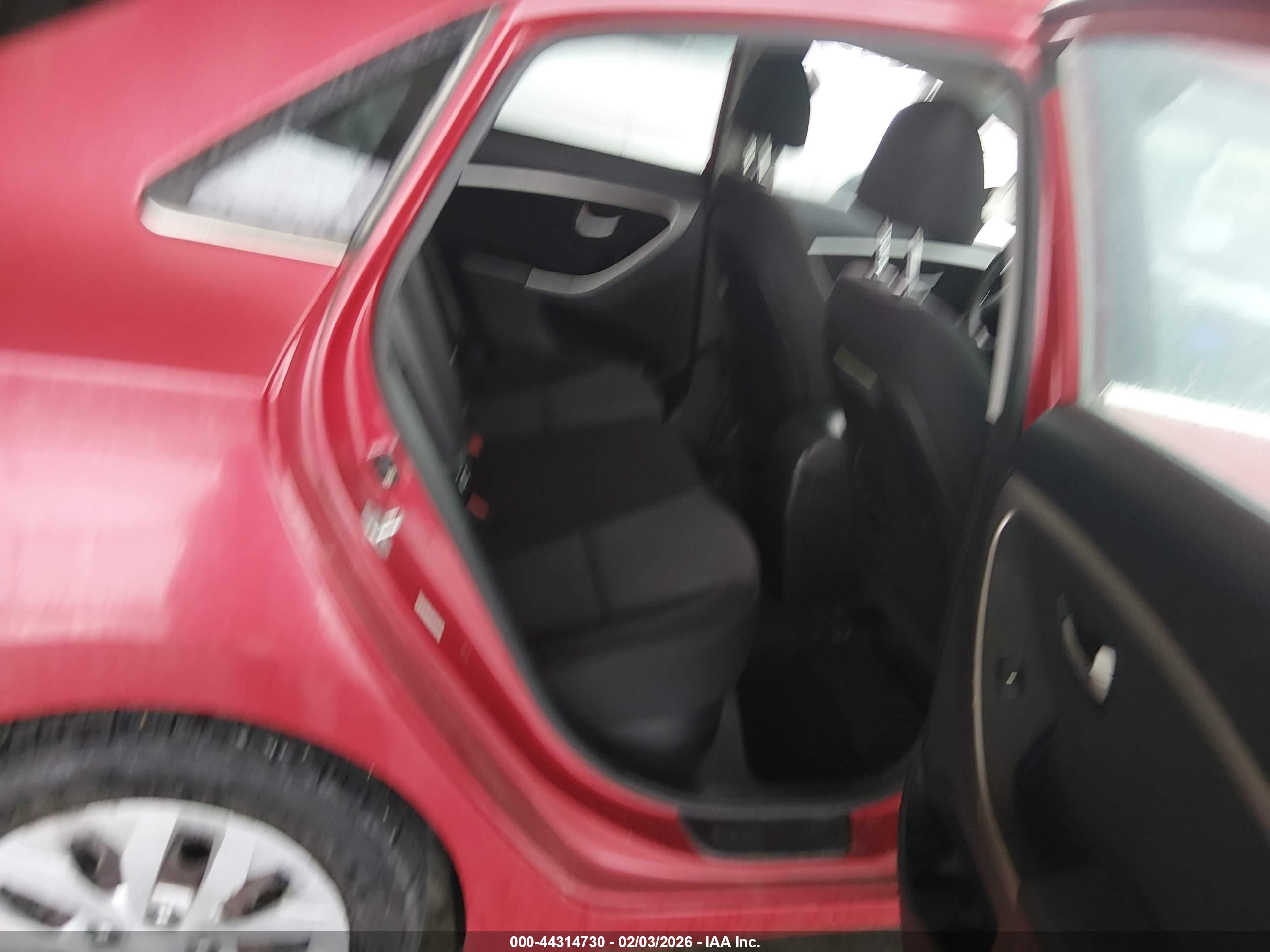HYUNDAI ELANTRA image 8