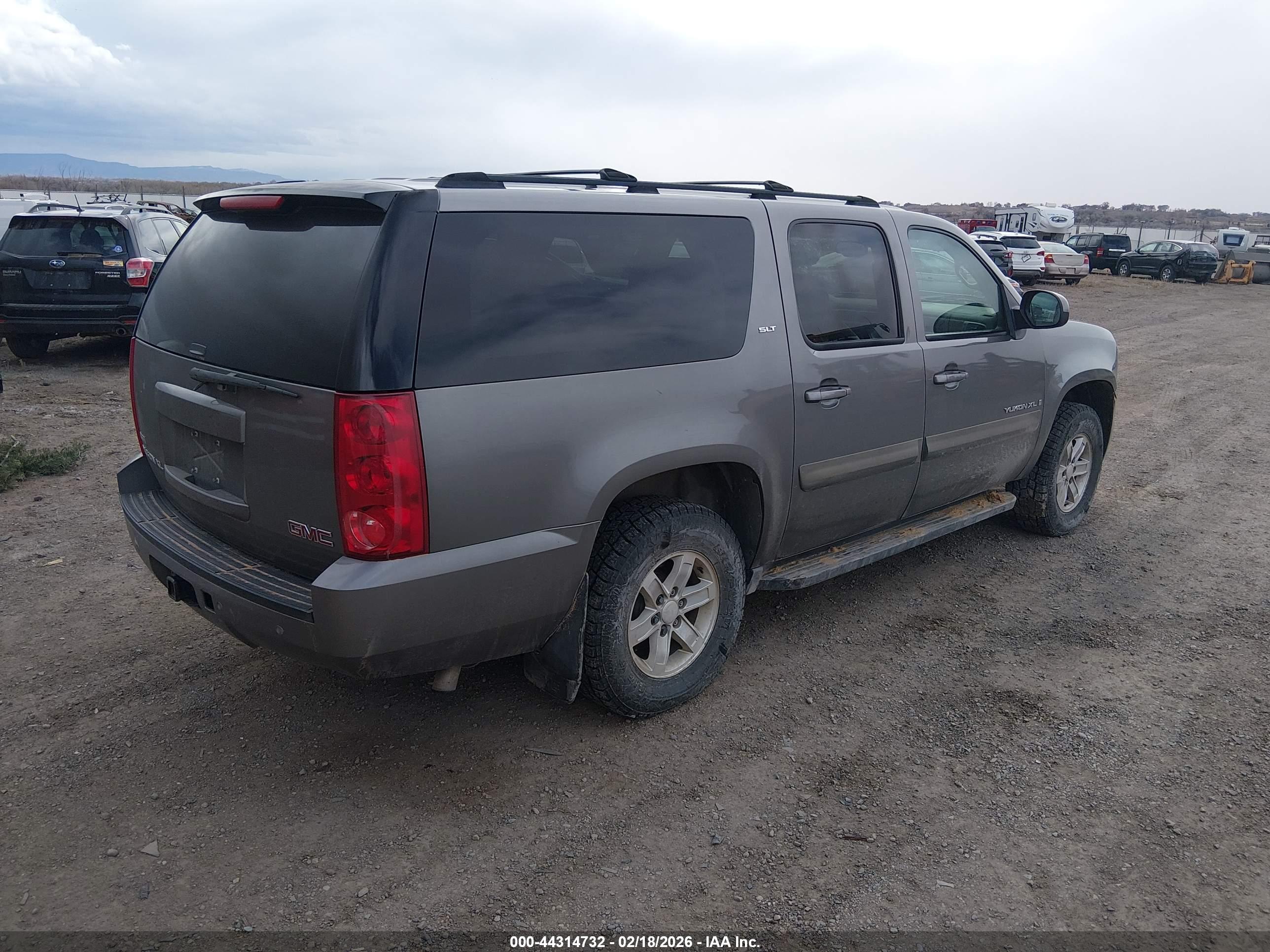GMC YUKON image 4