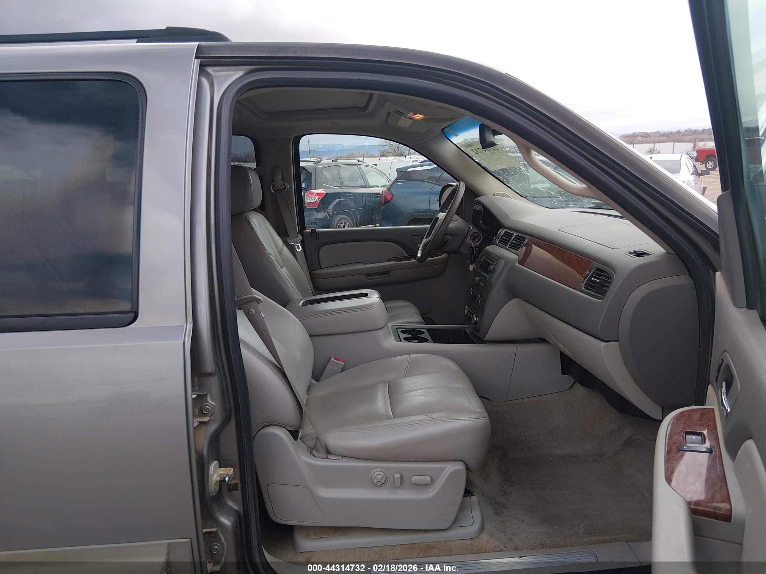 GMC YUKON image 5