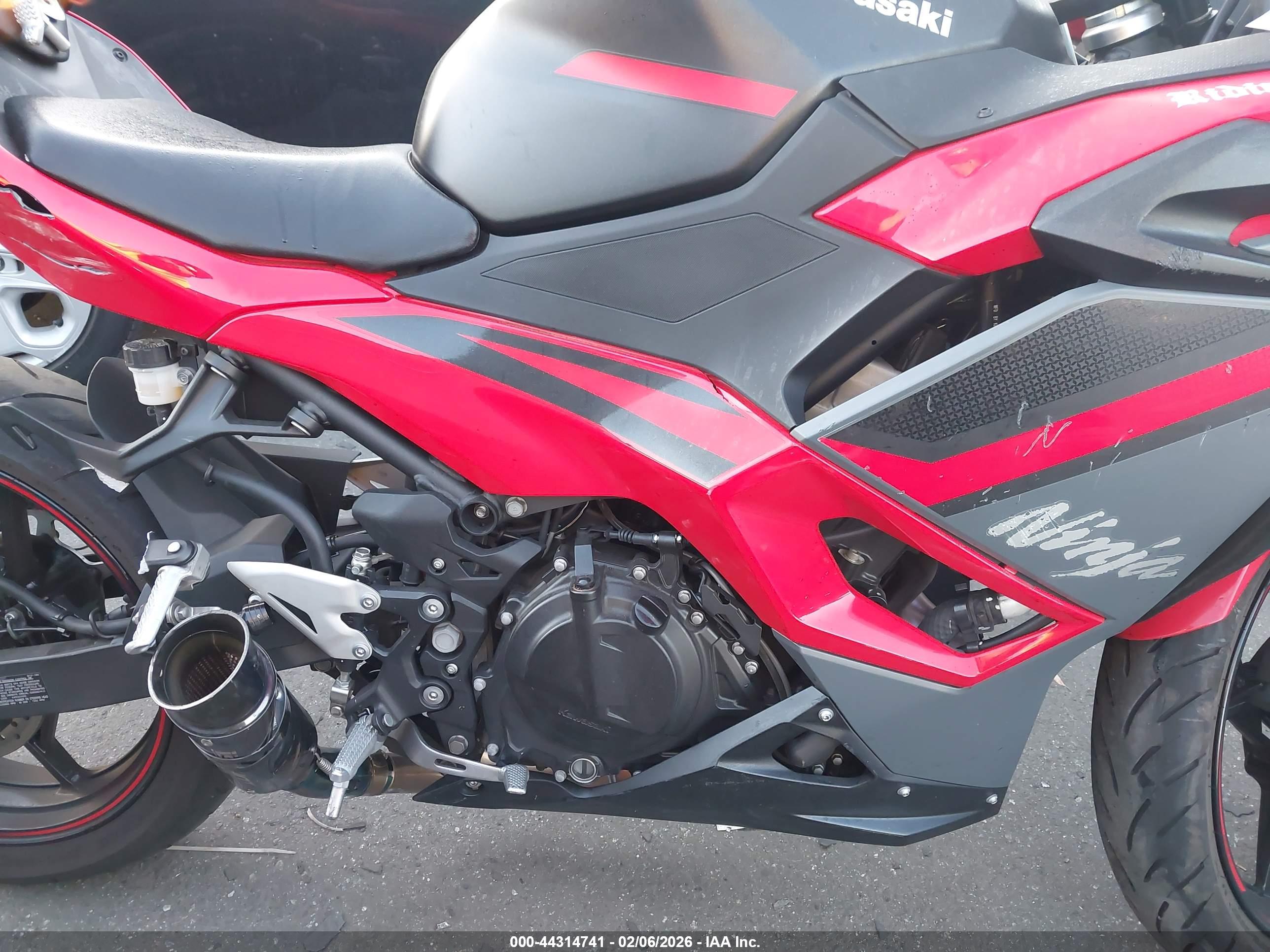 KAWASAKI EX500 image 8