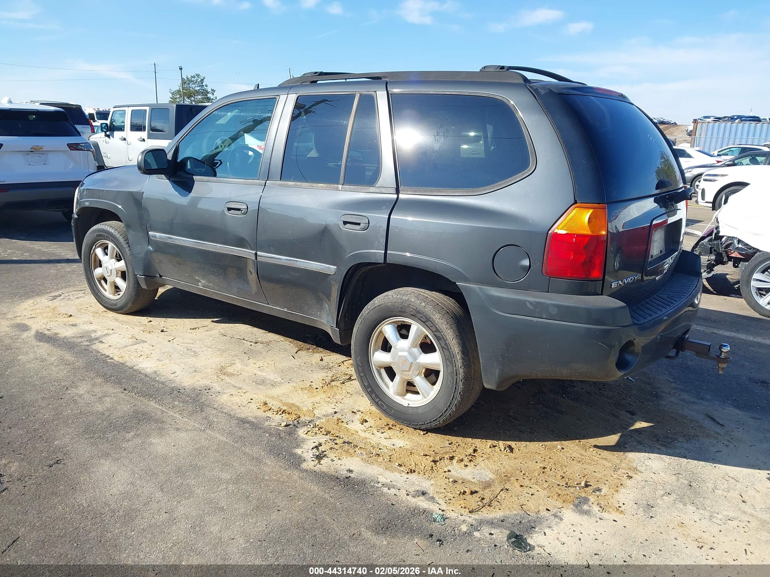 GMC ENVOY image 3