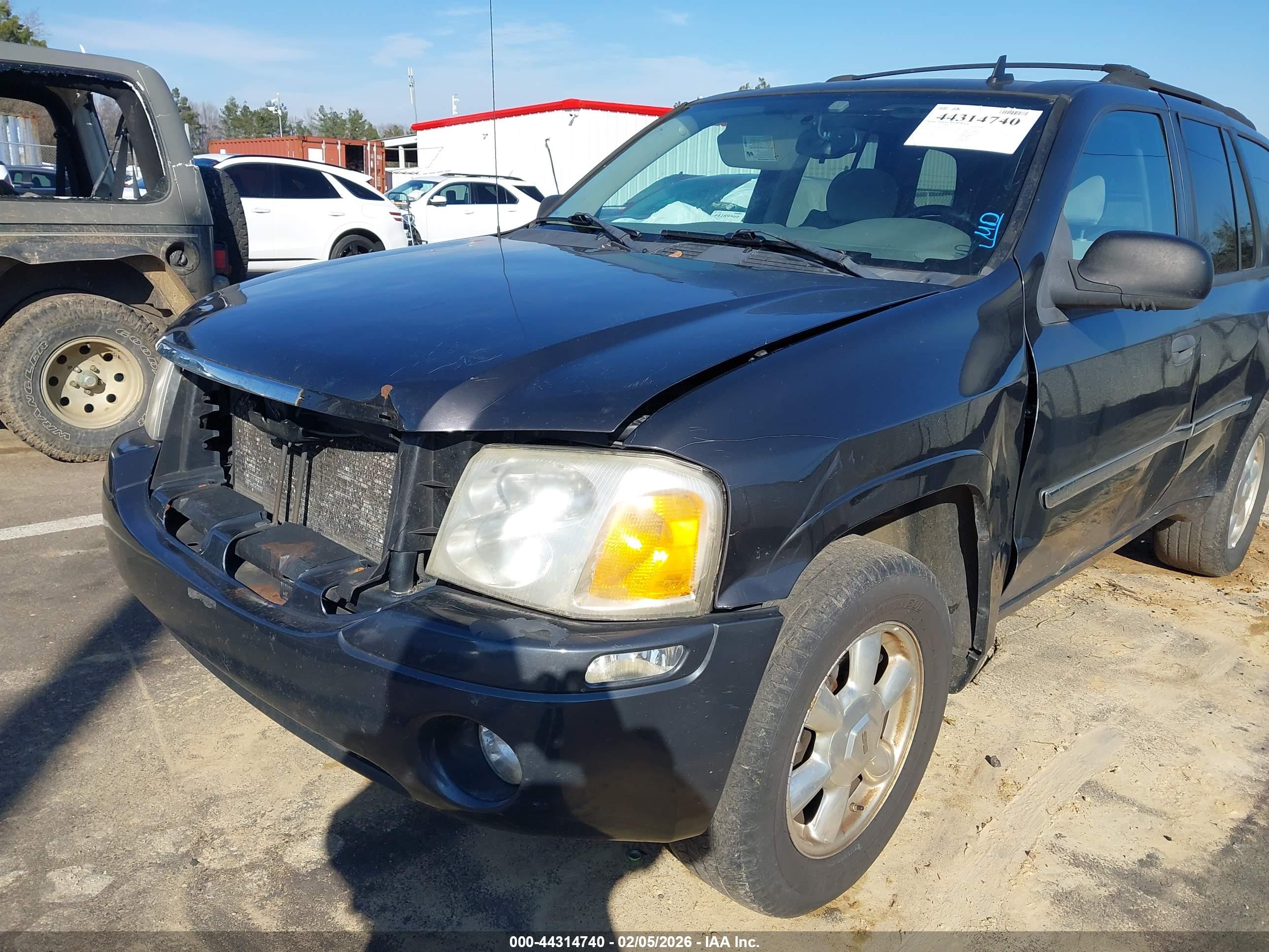 GMC ENVOY image 6
