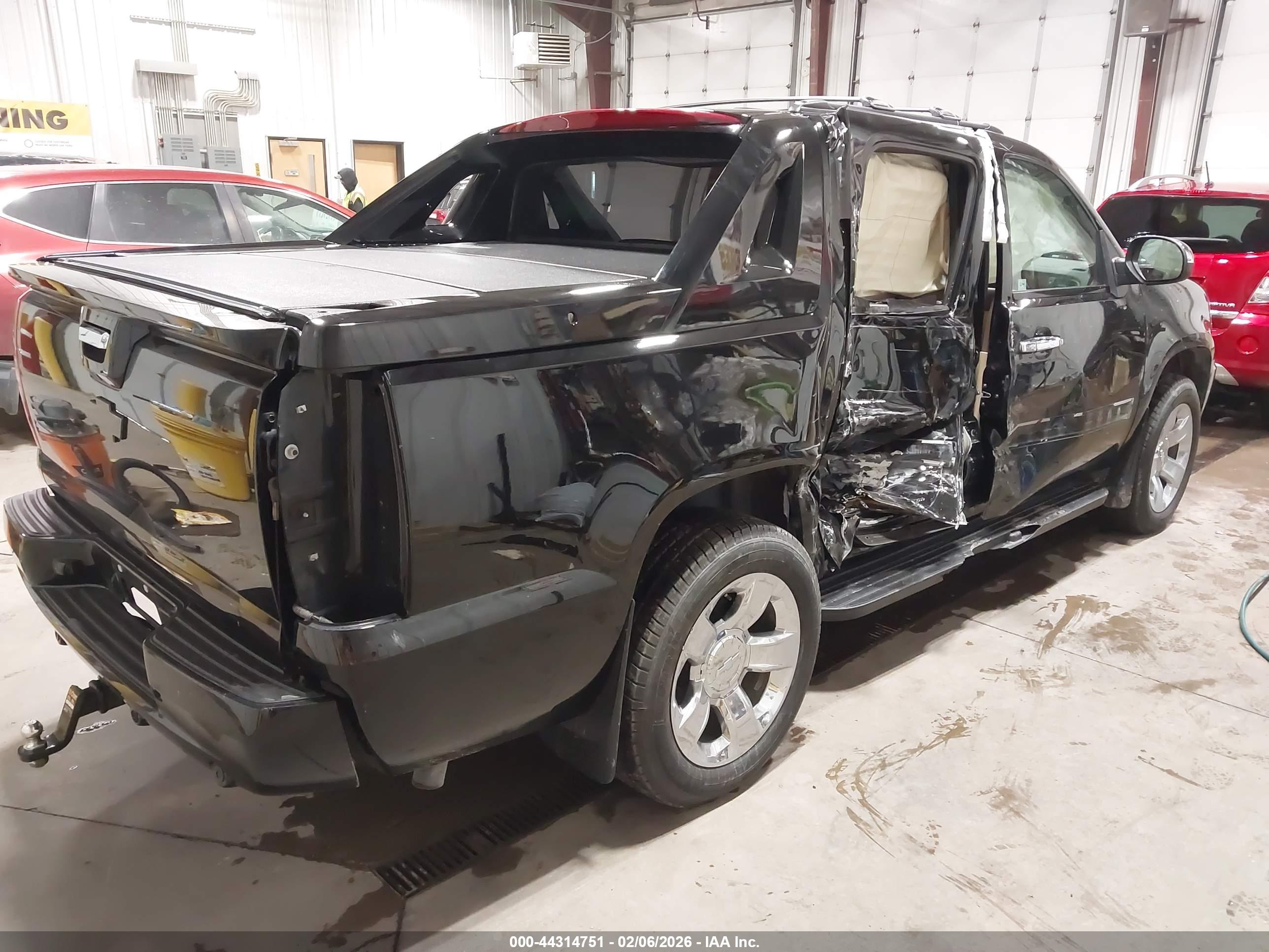 CHEVROLET AVALANCHE image 4