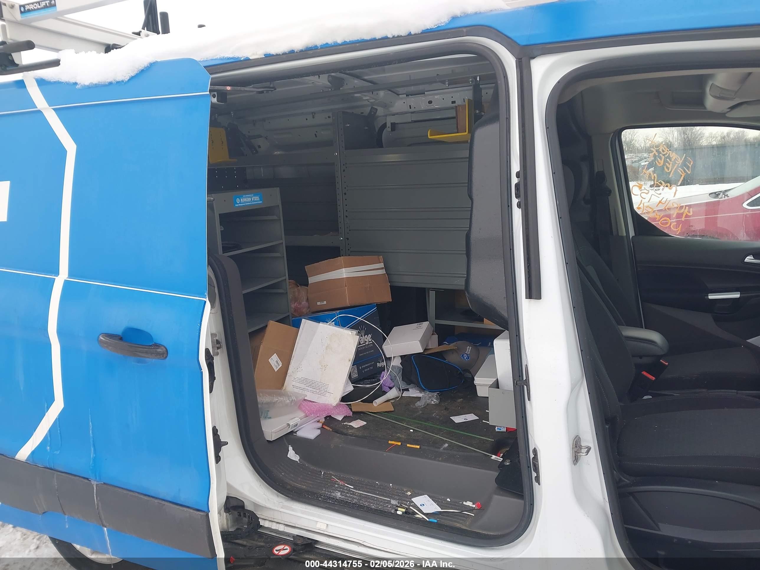 FORD TRANSIT image 8