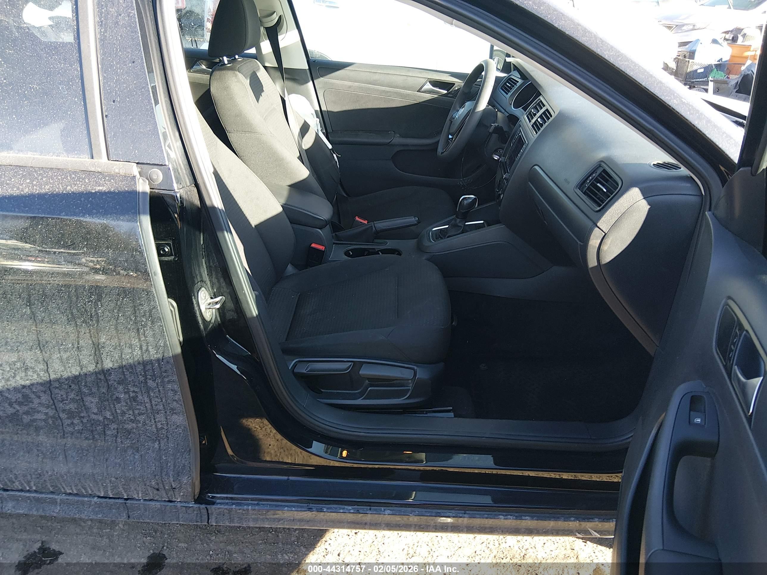 VOLKSWAGEN JETTA image 5