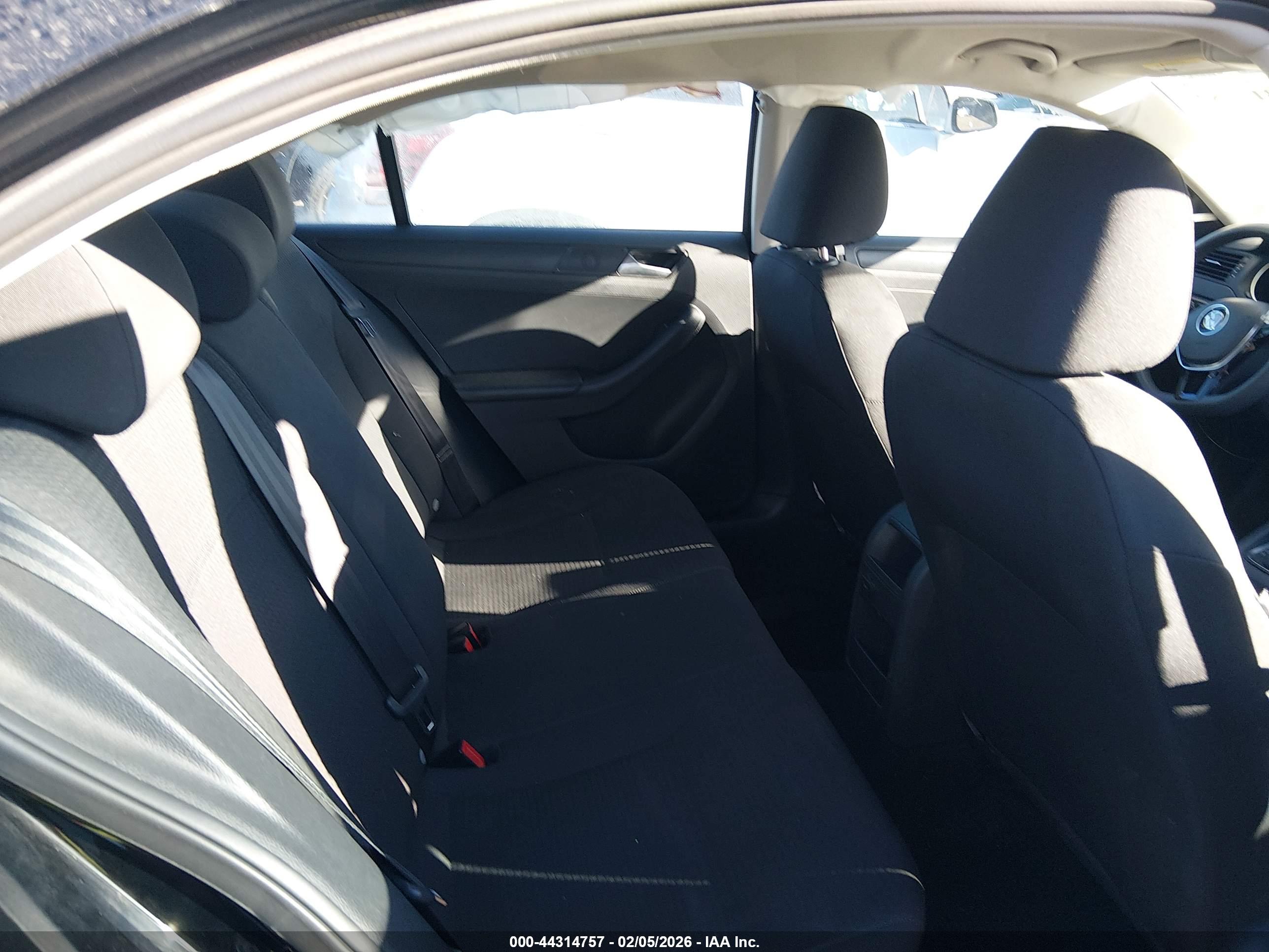 VOLKSWAGEN JETTA image 8