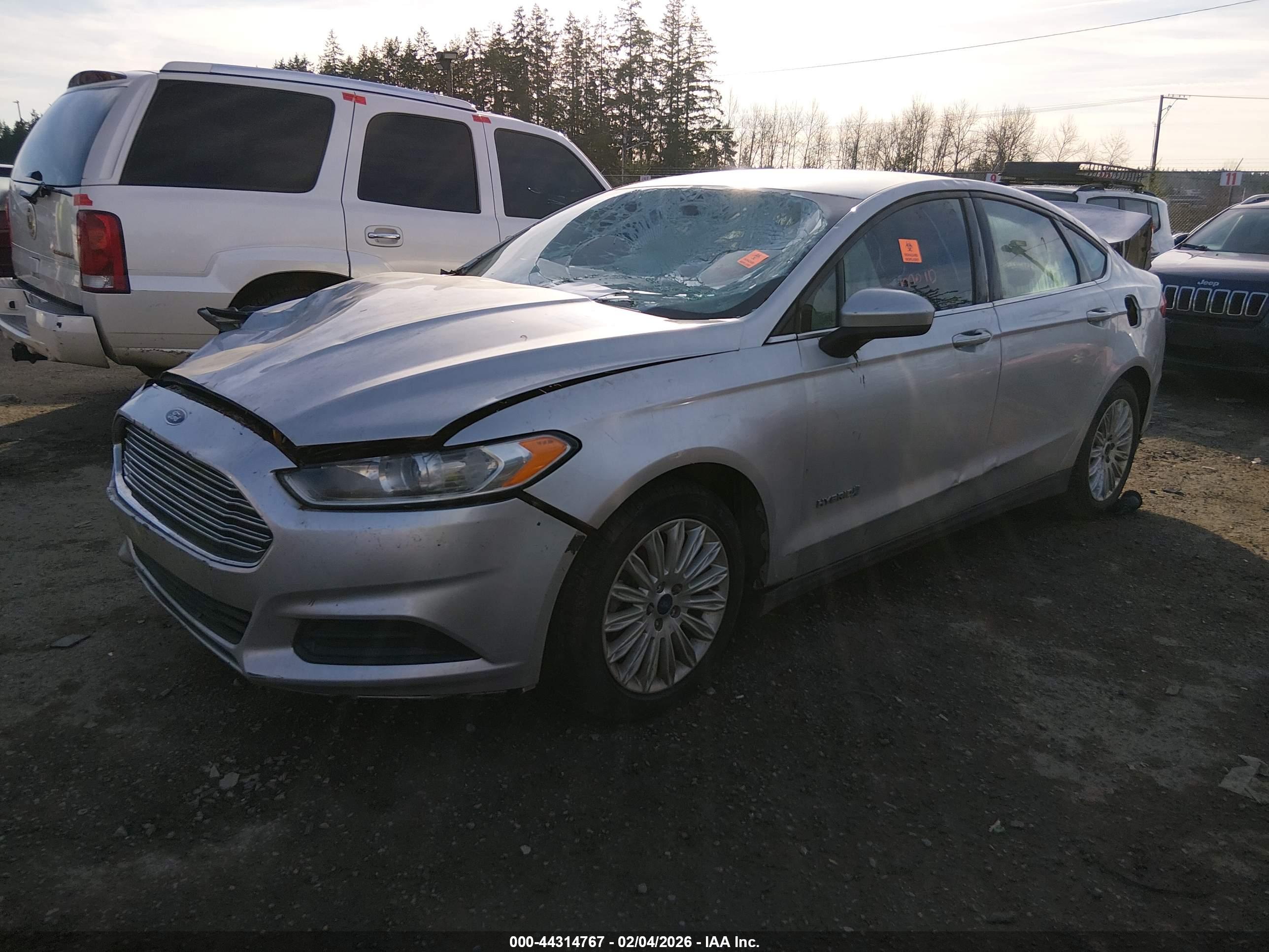 FORD FUSION image 2