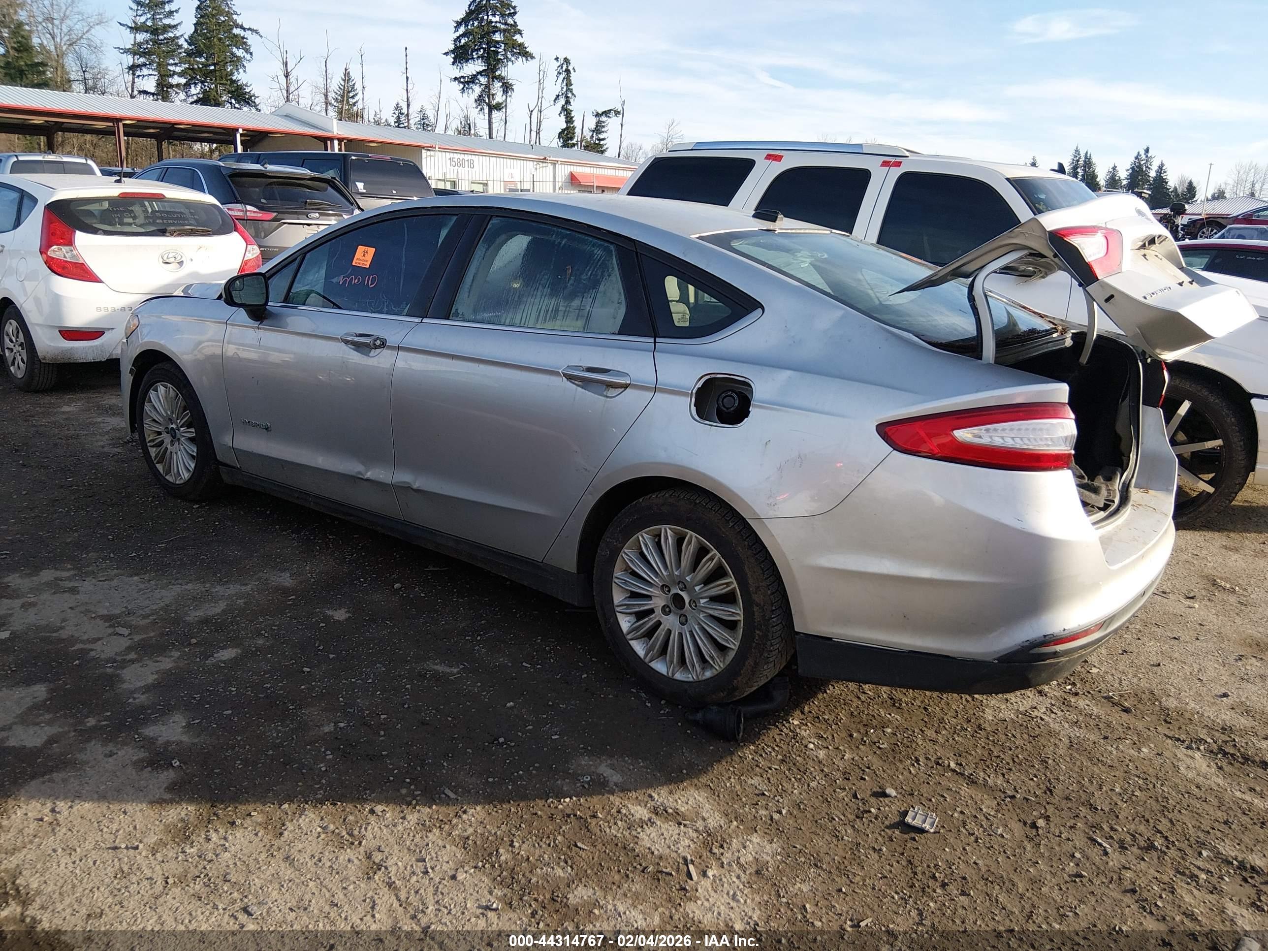 FORD FUSION image 3