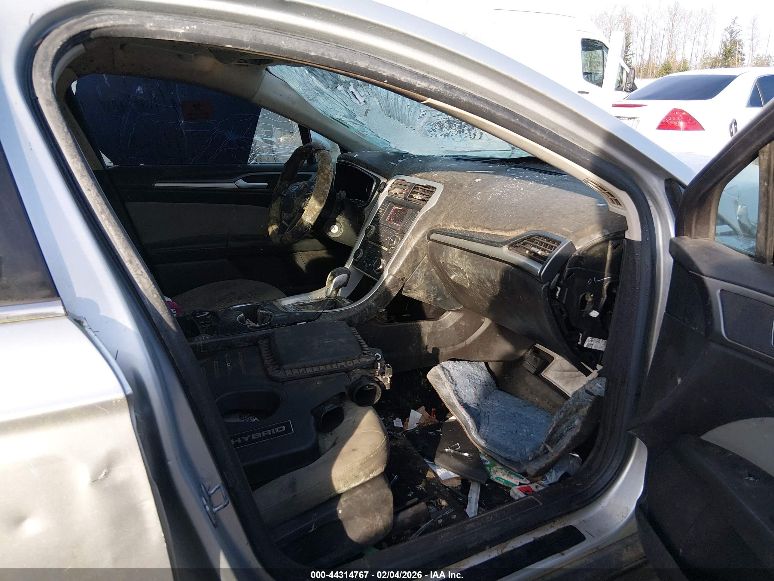 FORD FUSION image 5