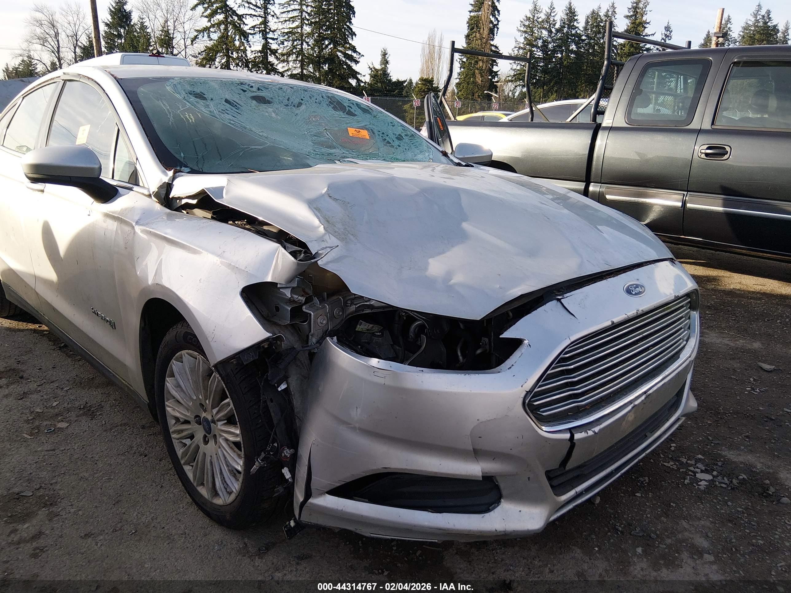 FORD FUSION image 6