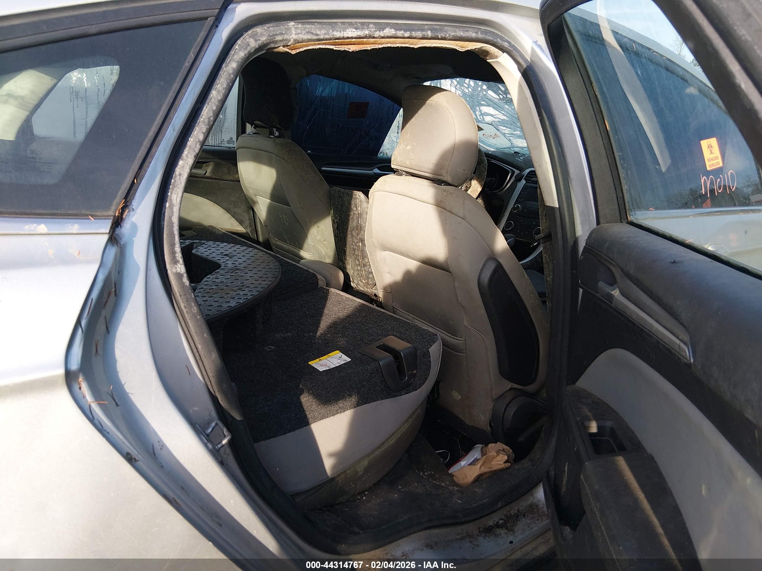 FORD FUSION image 8