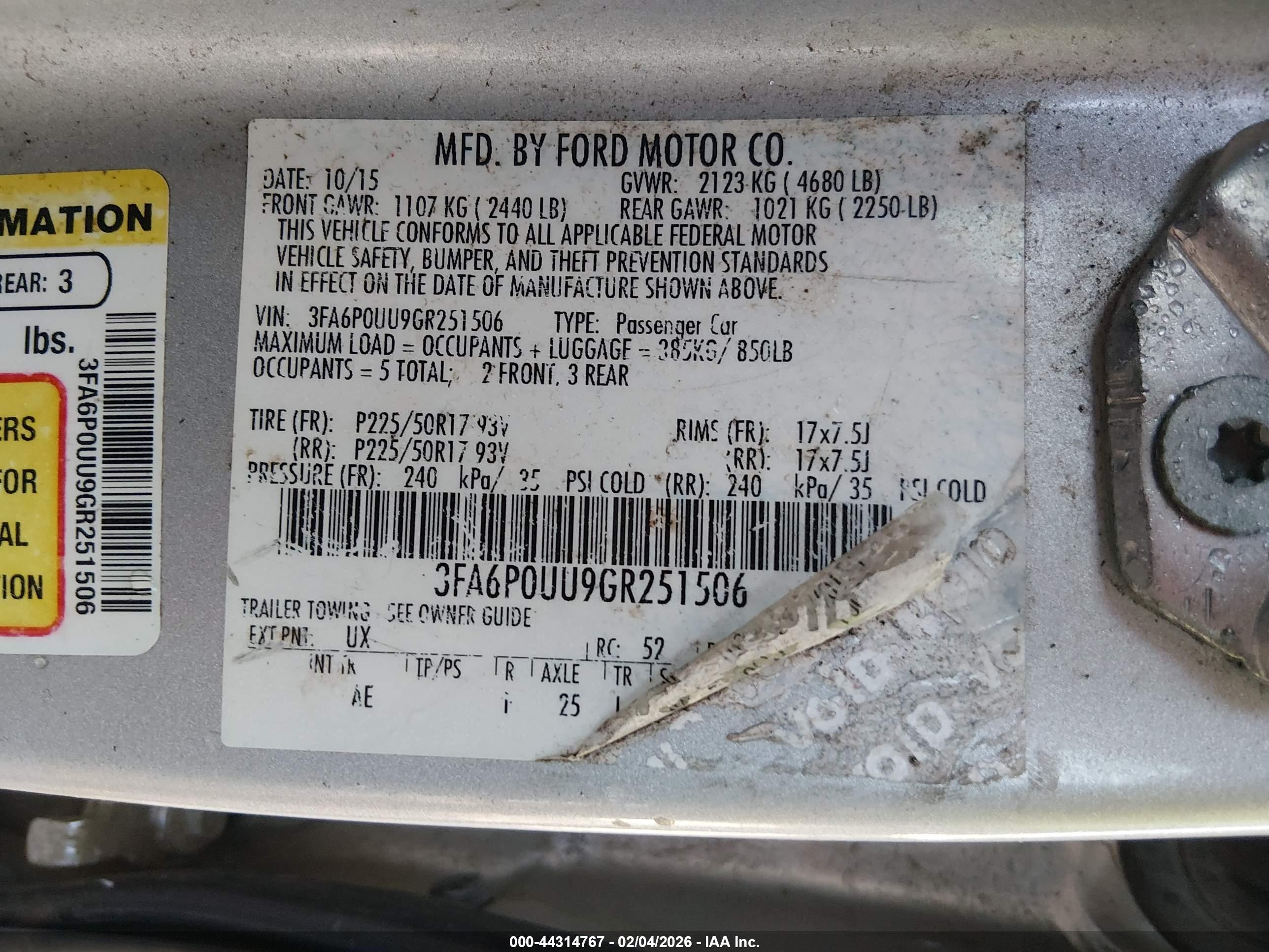 FORD FUSION image 9