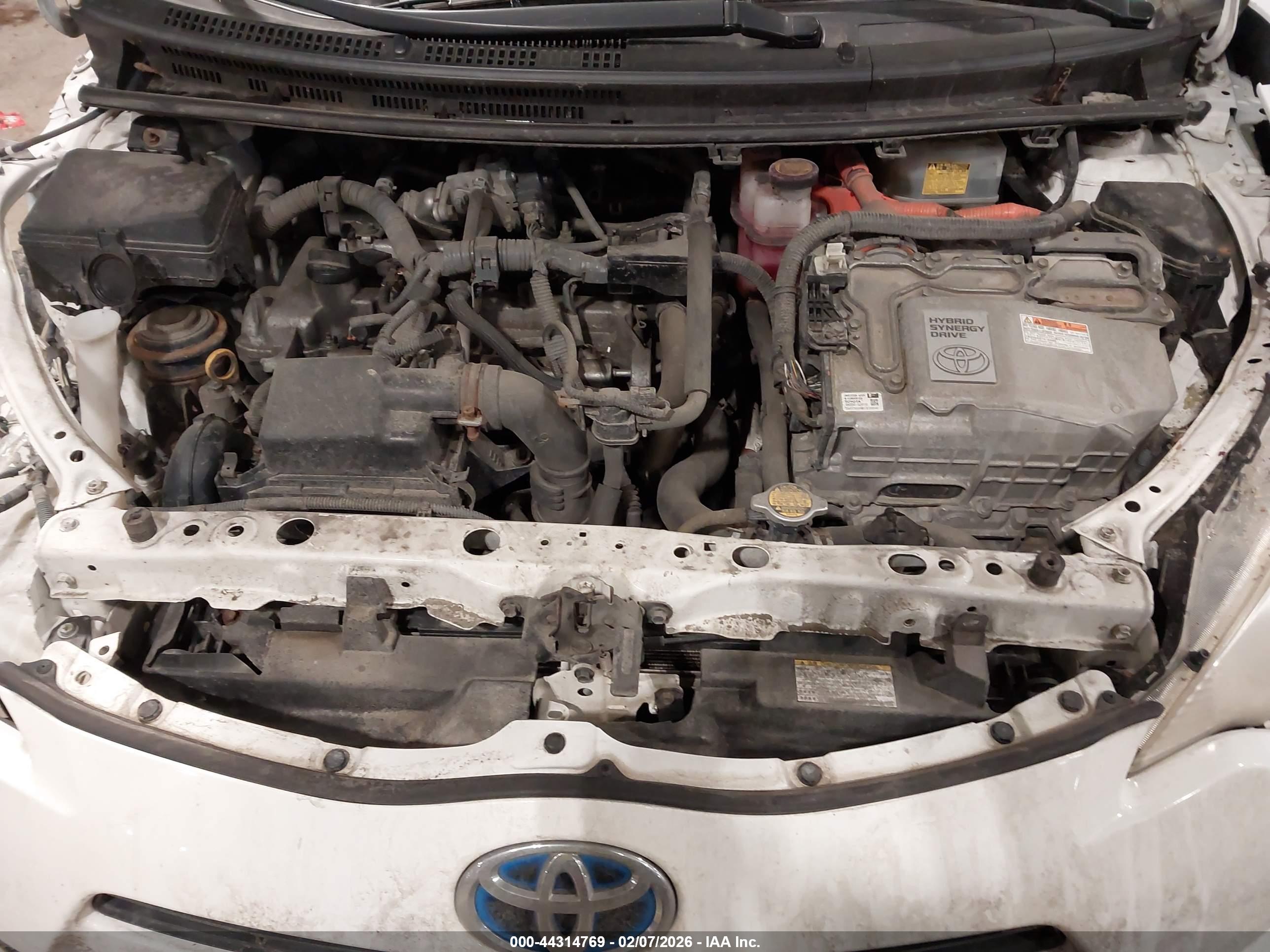 TOYOTA PRIUS image 10