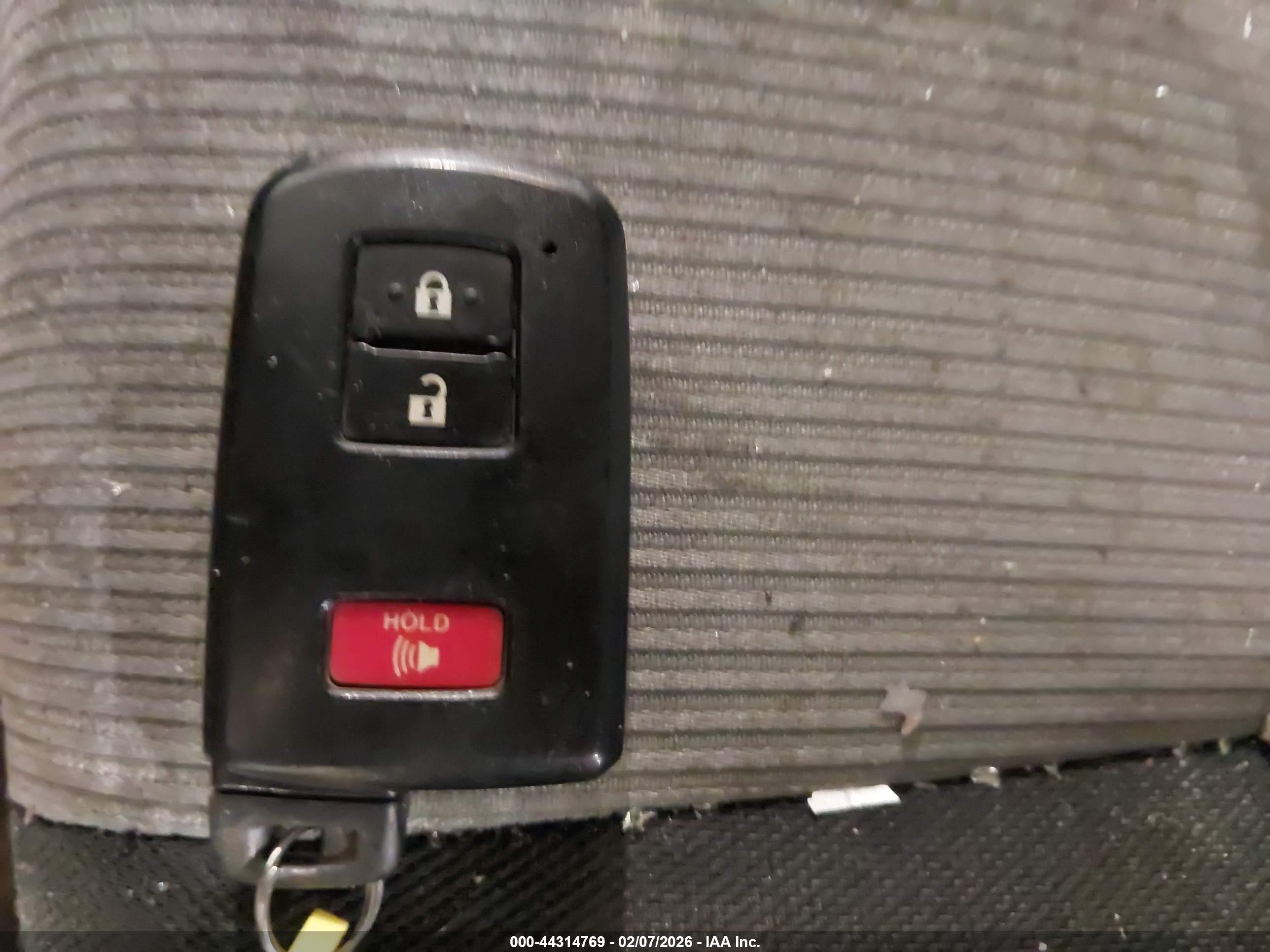 TOYOTA PRIUS image 11