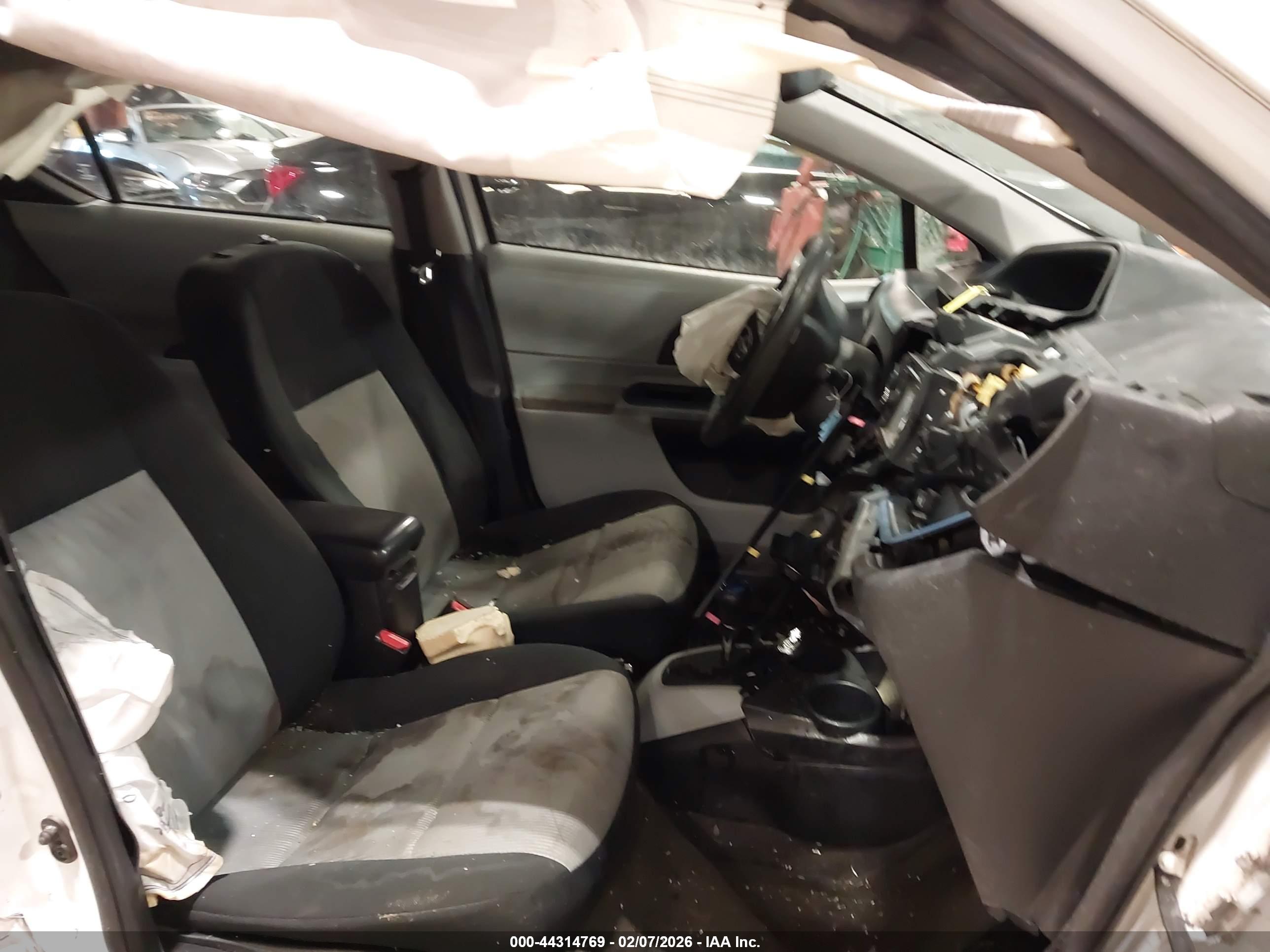 TOYOTA PRIUS image 5