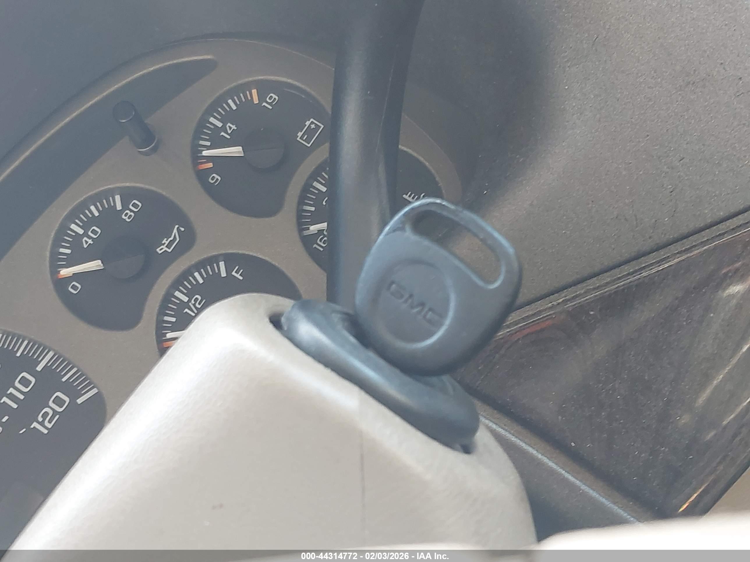 GMC YUKON image 11