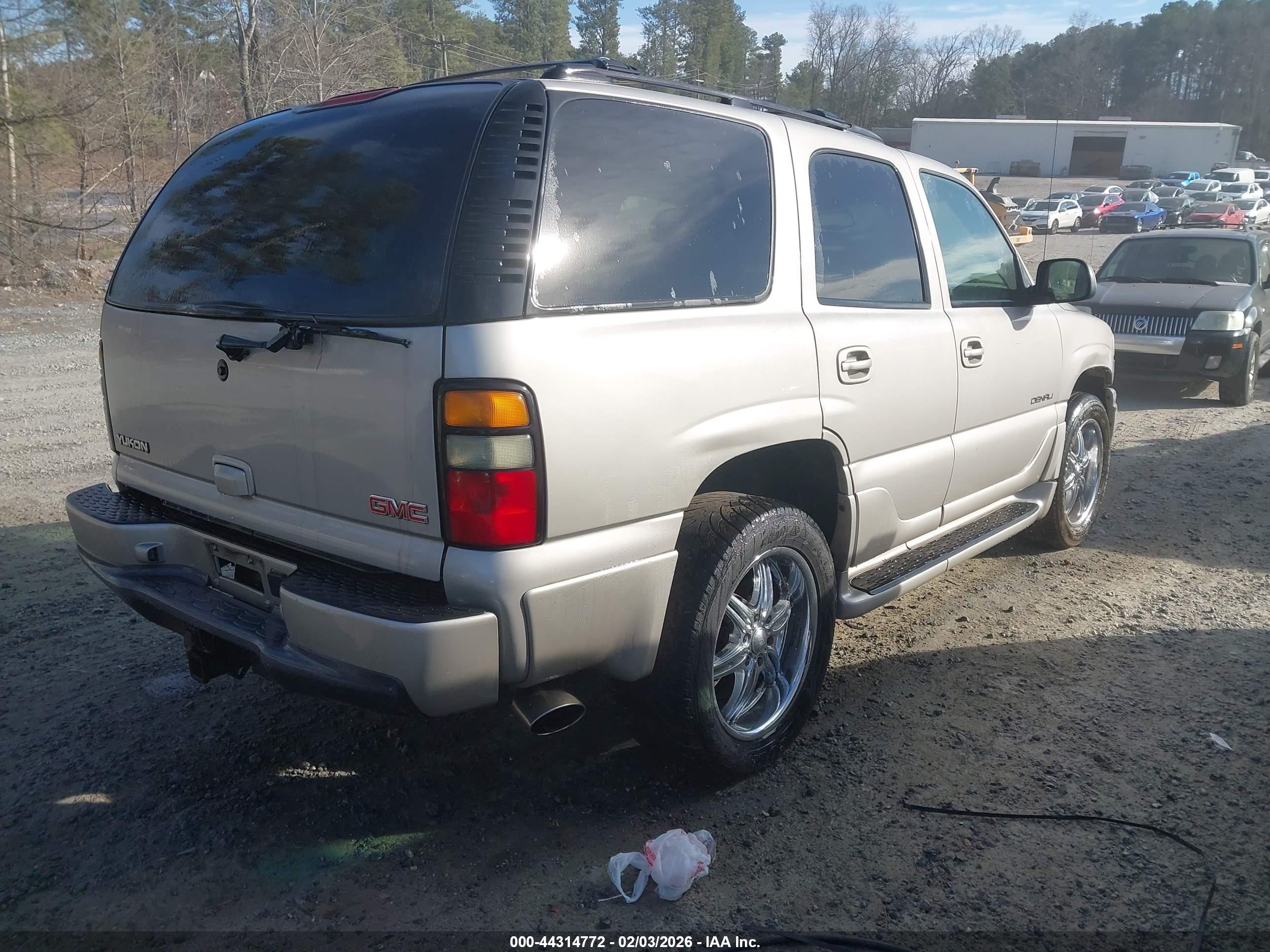 GMC YUKON image 4