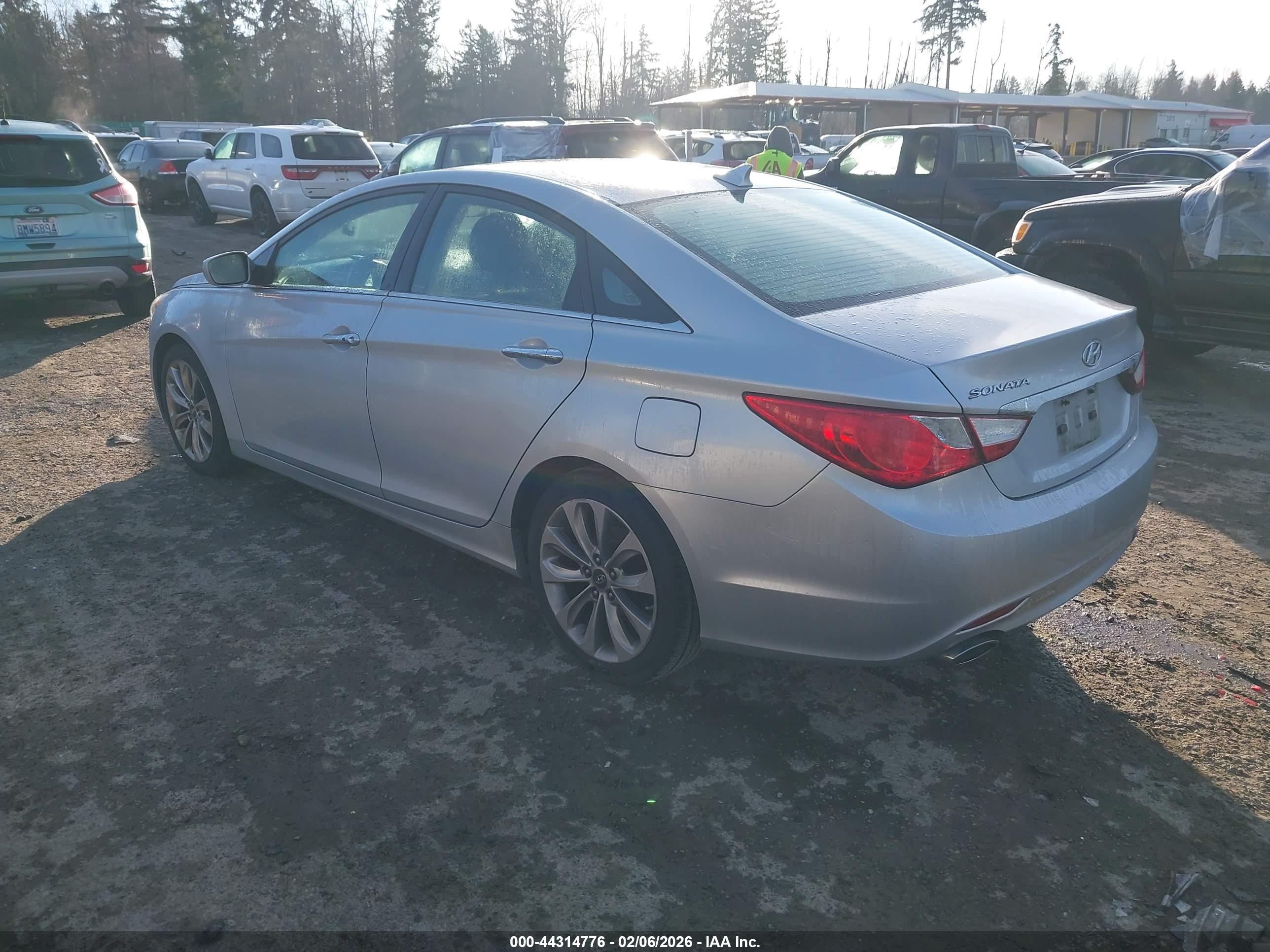 HYUNDAI SONATA image 3