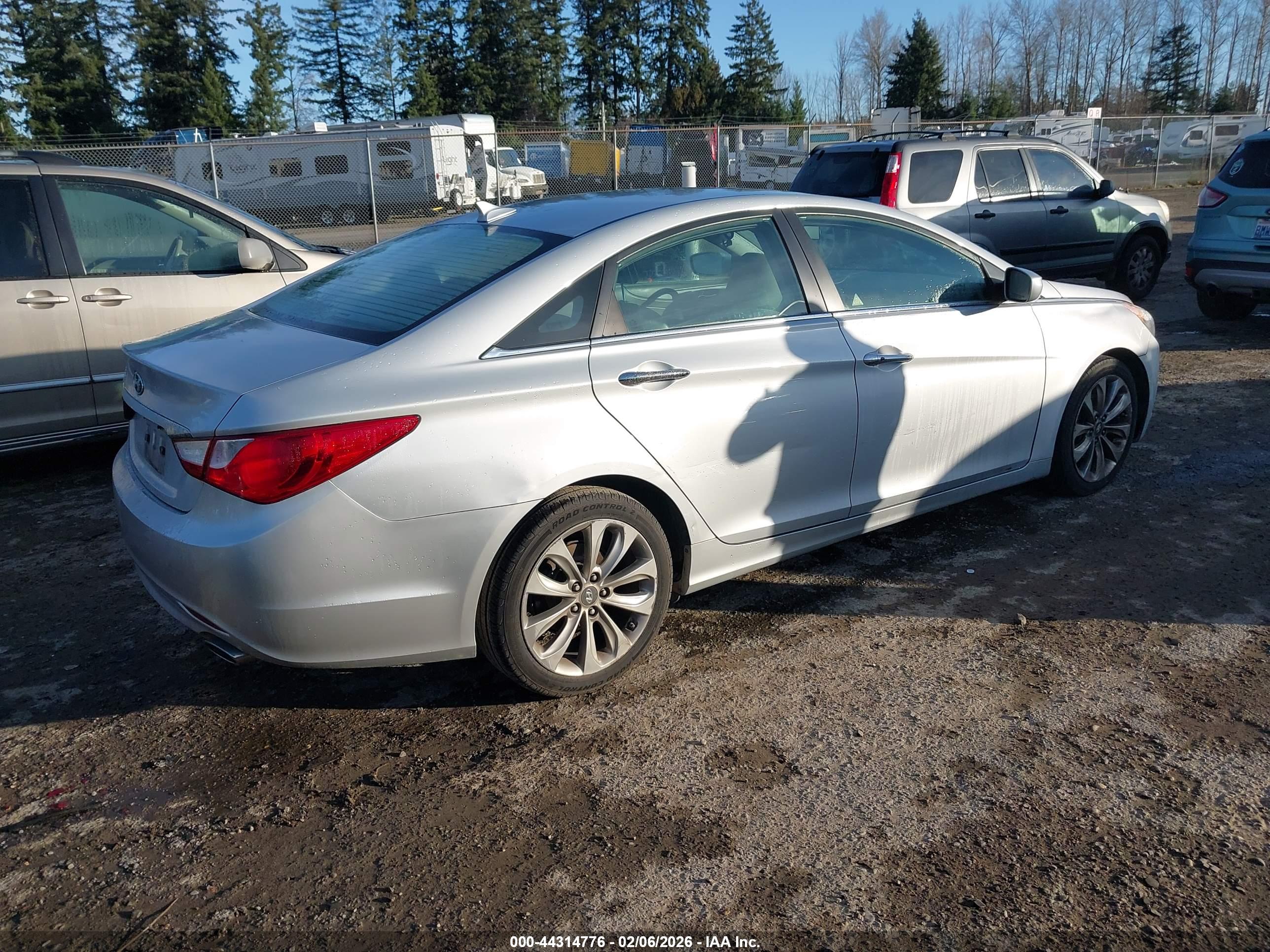 HYUNDAI SONATA image 4