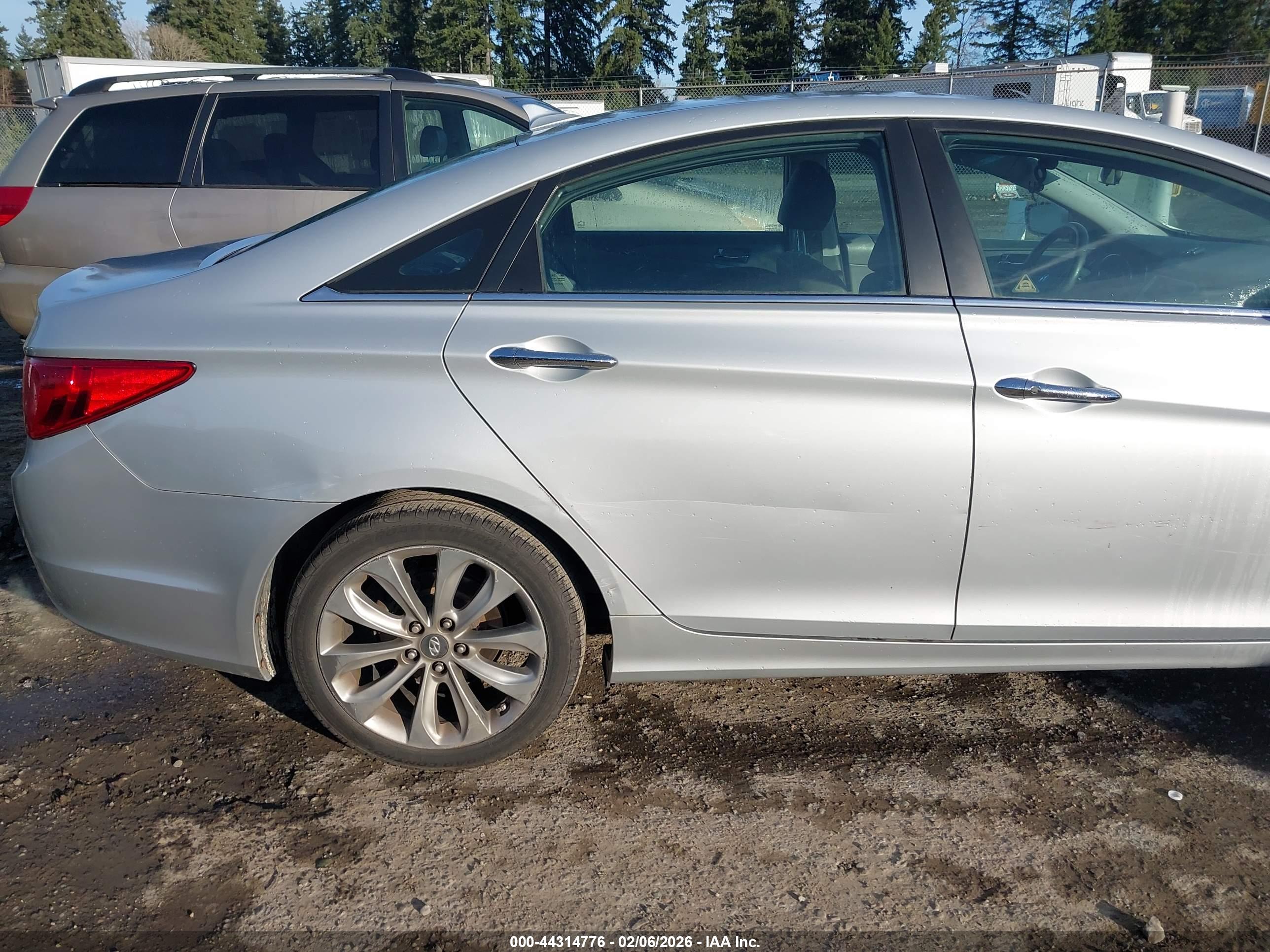 HYUNDAI SONATA image 6