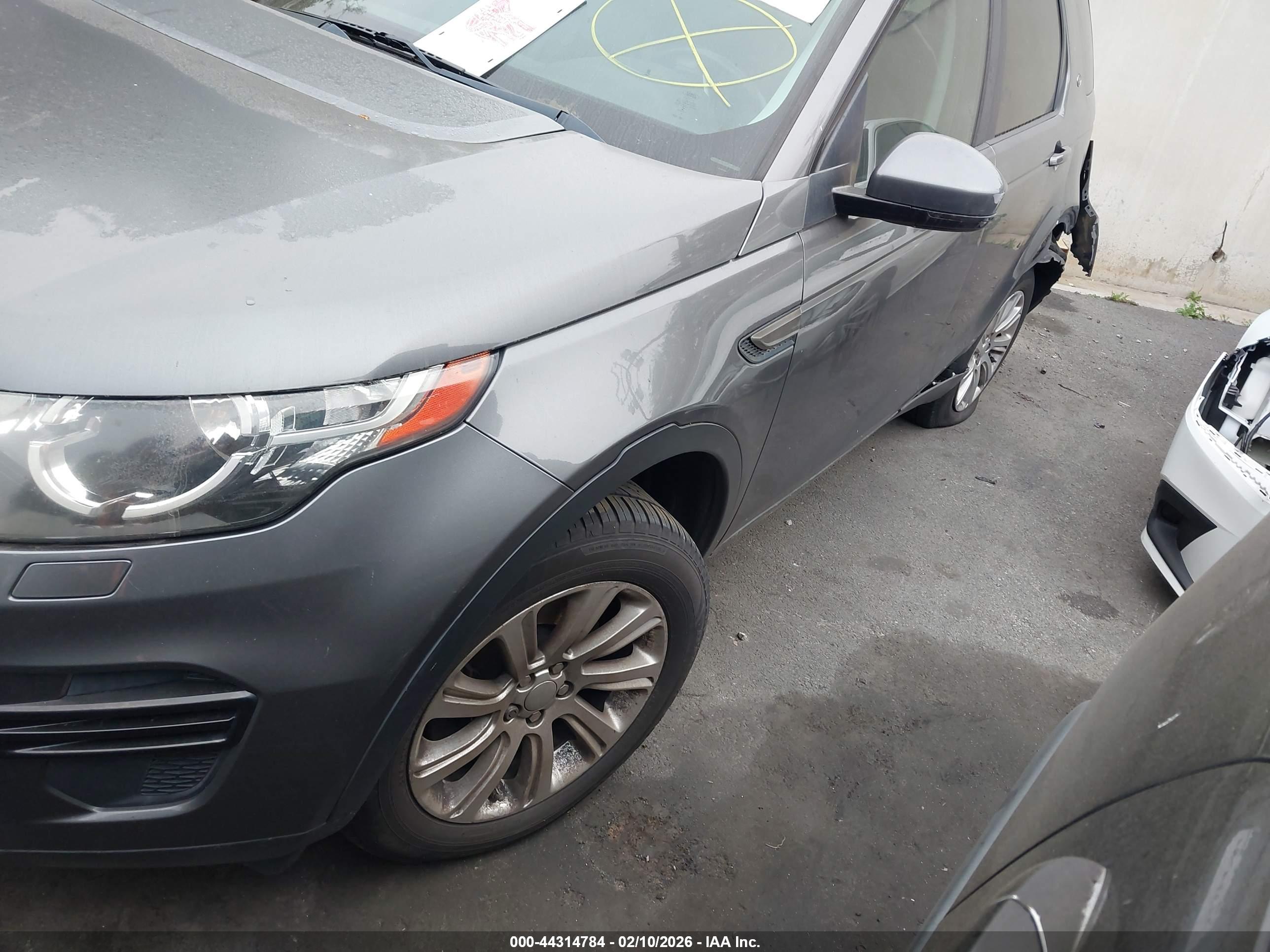 LAND ROVER image 2