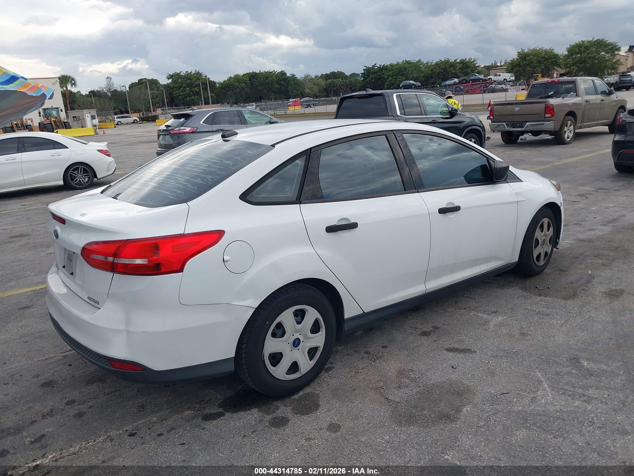 FORD FOCUS image 4