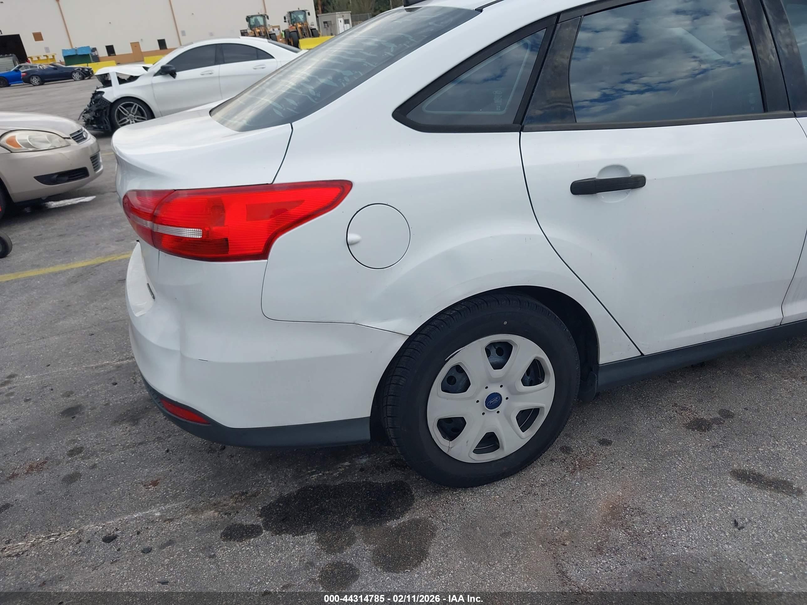 FORD FOCUS image 6