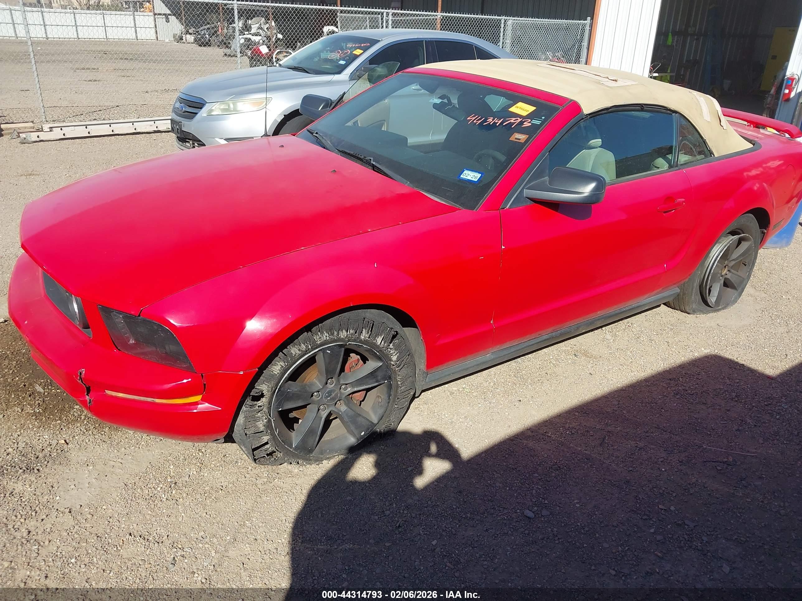 FORD MUSTANG image 2