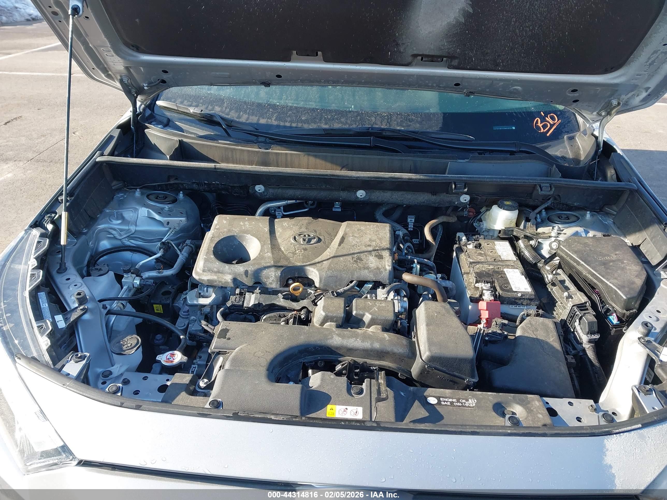 TOYOTA RAV4 image 10